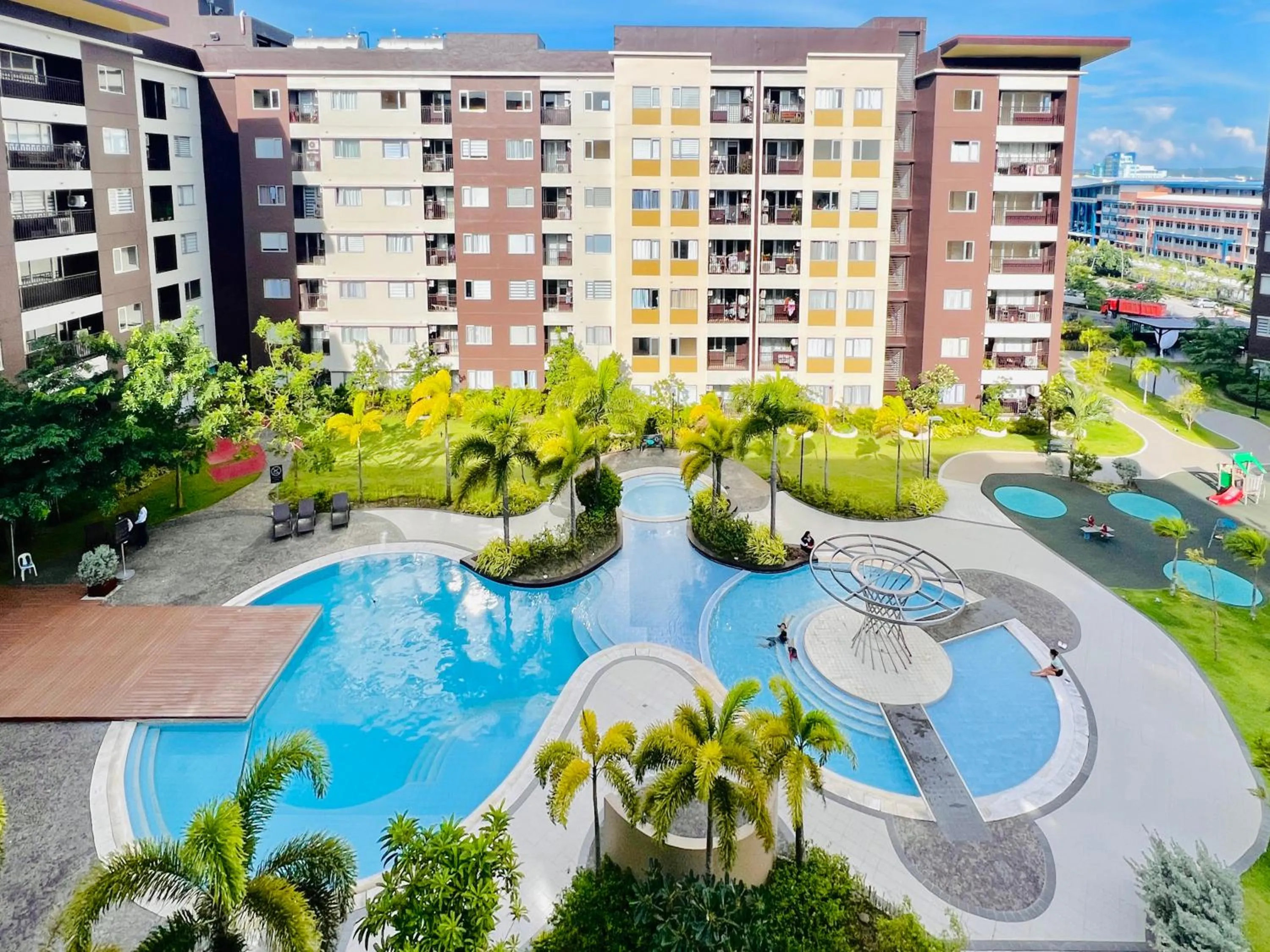Swimming pool in Avida Towers Atria