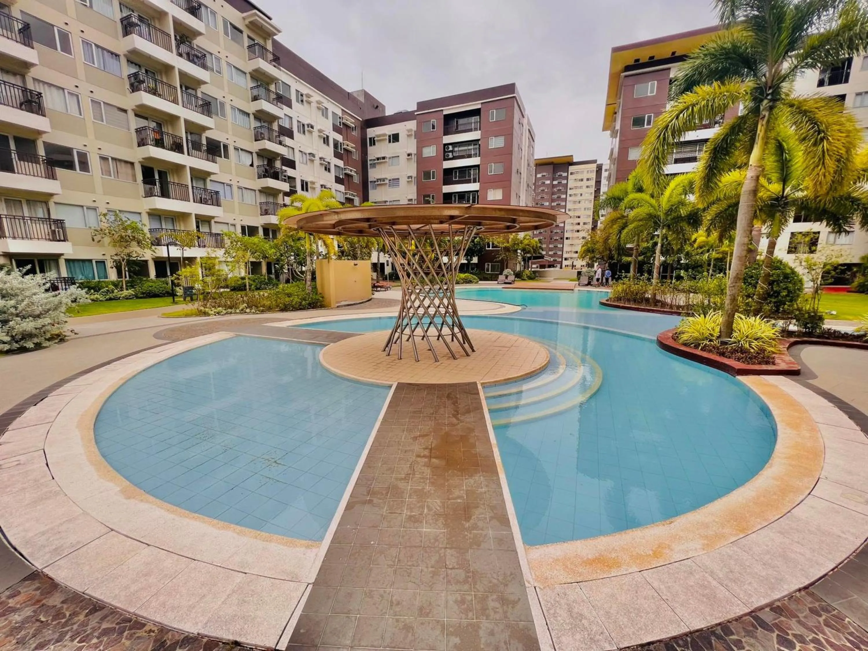 Swimming pool in Avida Towers Atria