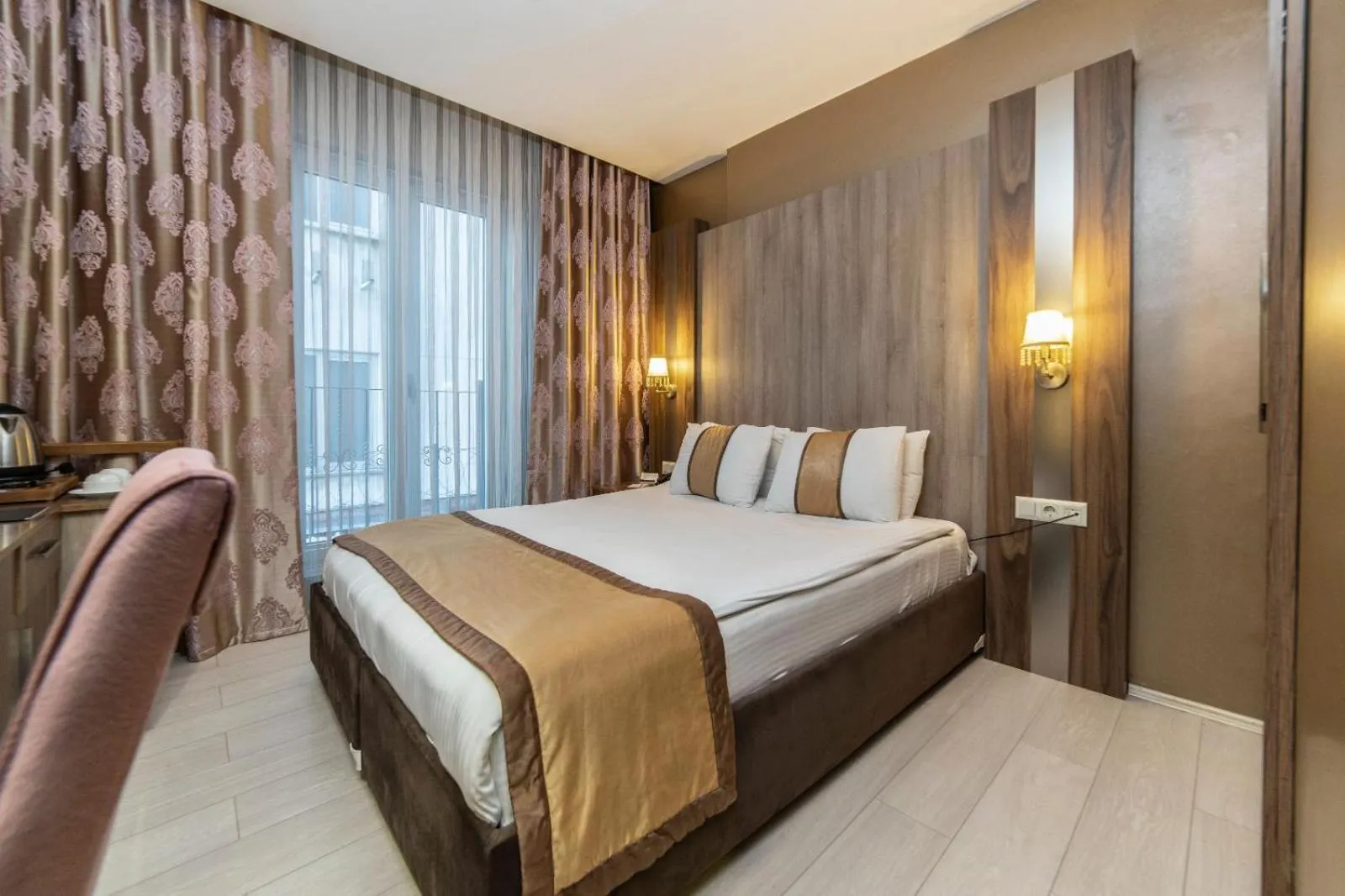 Bed in Royal Capital Hotel Bursa