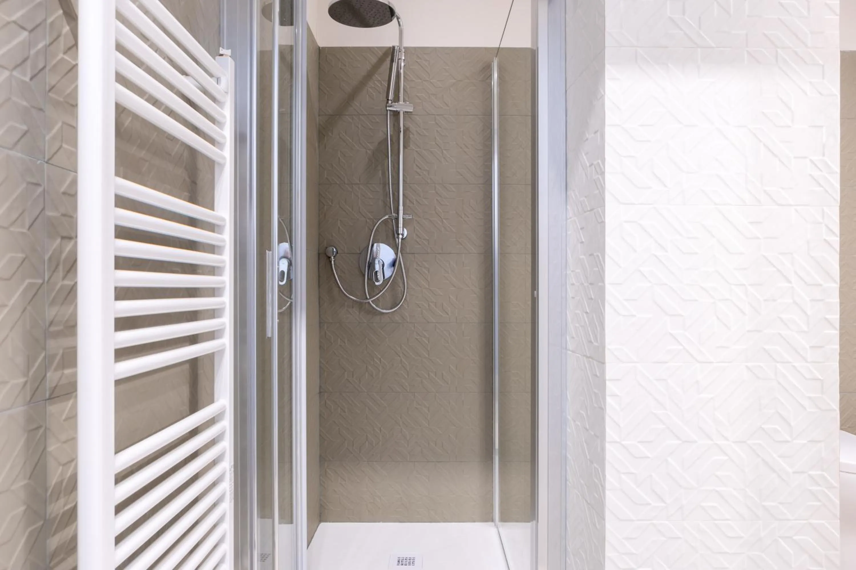 Shower in Pier Capponi 17 Rooms & Suites