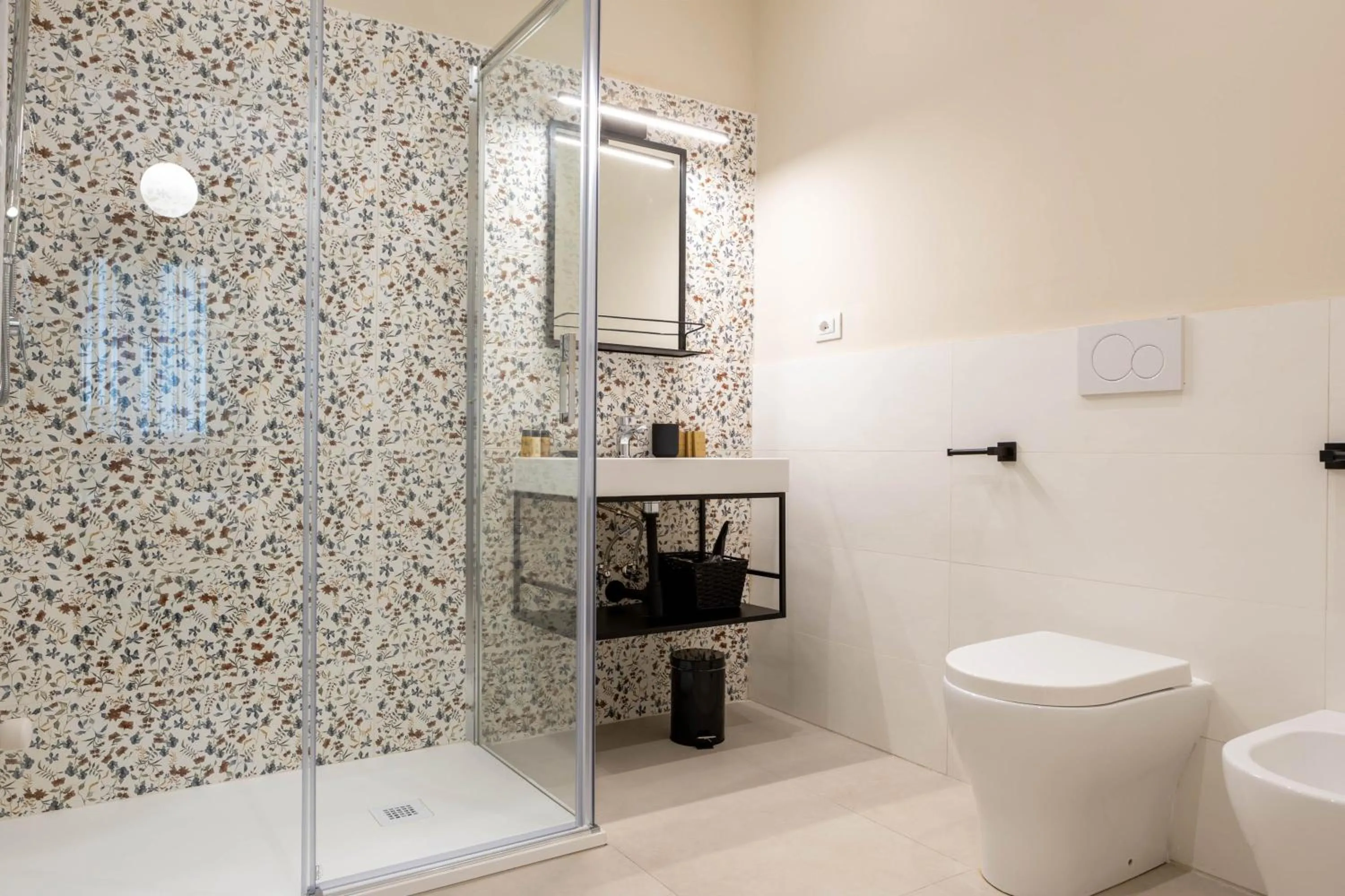 Shower in Pier Capponi 17 Rooms & Suites