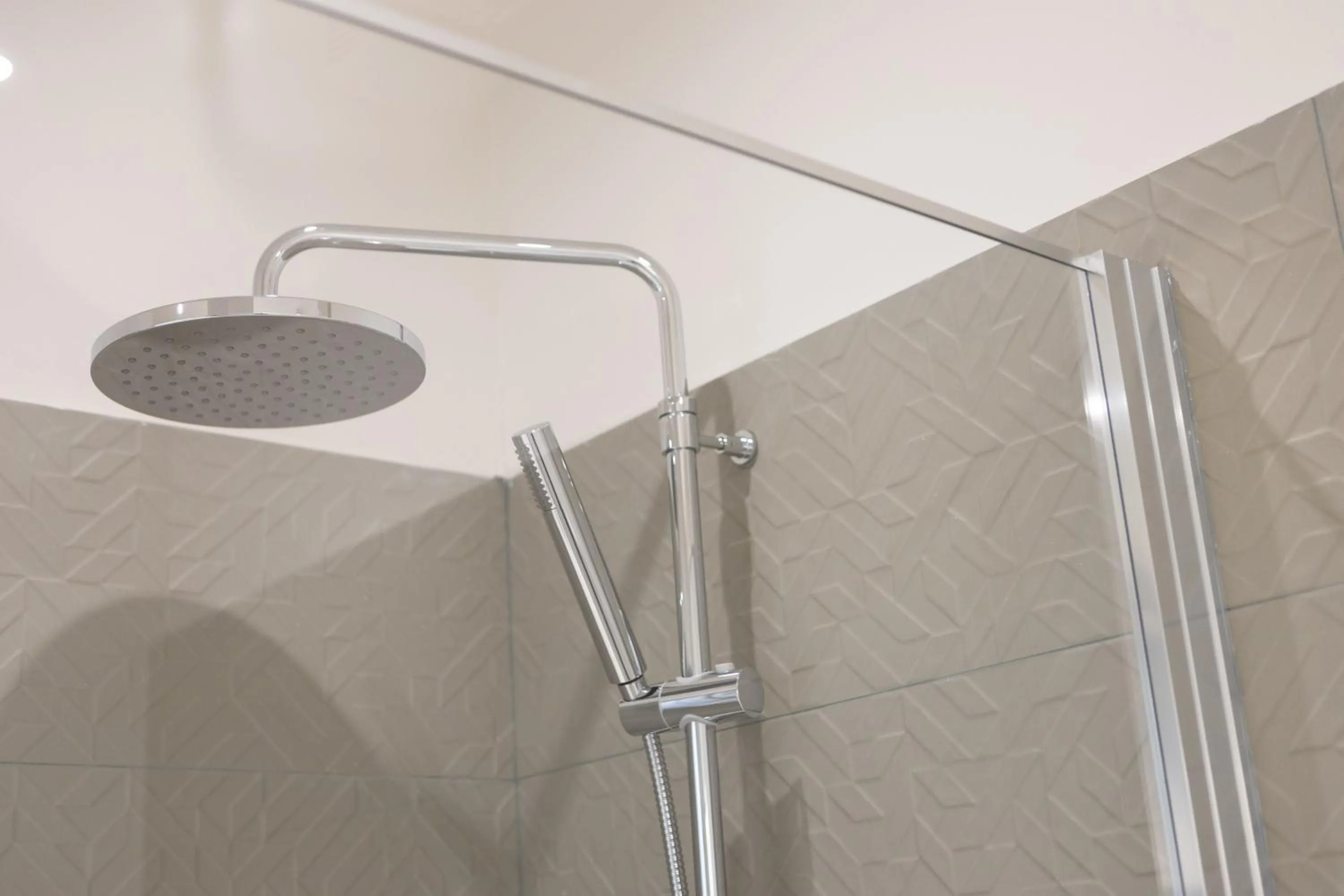 Shower in Pier Capponi 17 Rooms & Suites