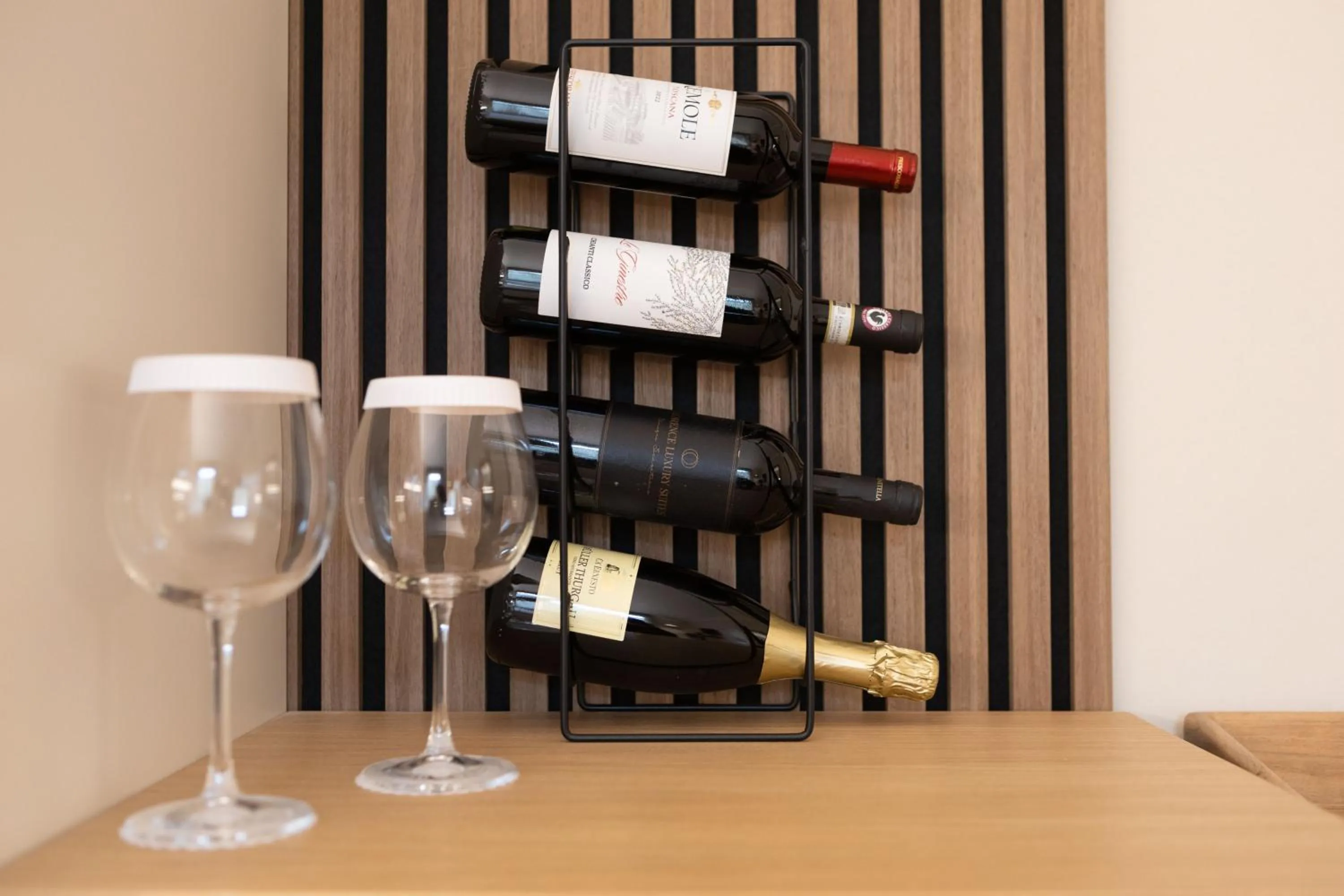 Drinks in Pier Capponi 17 Rooms & Suites