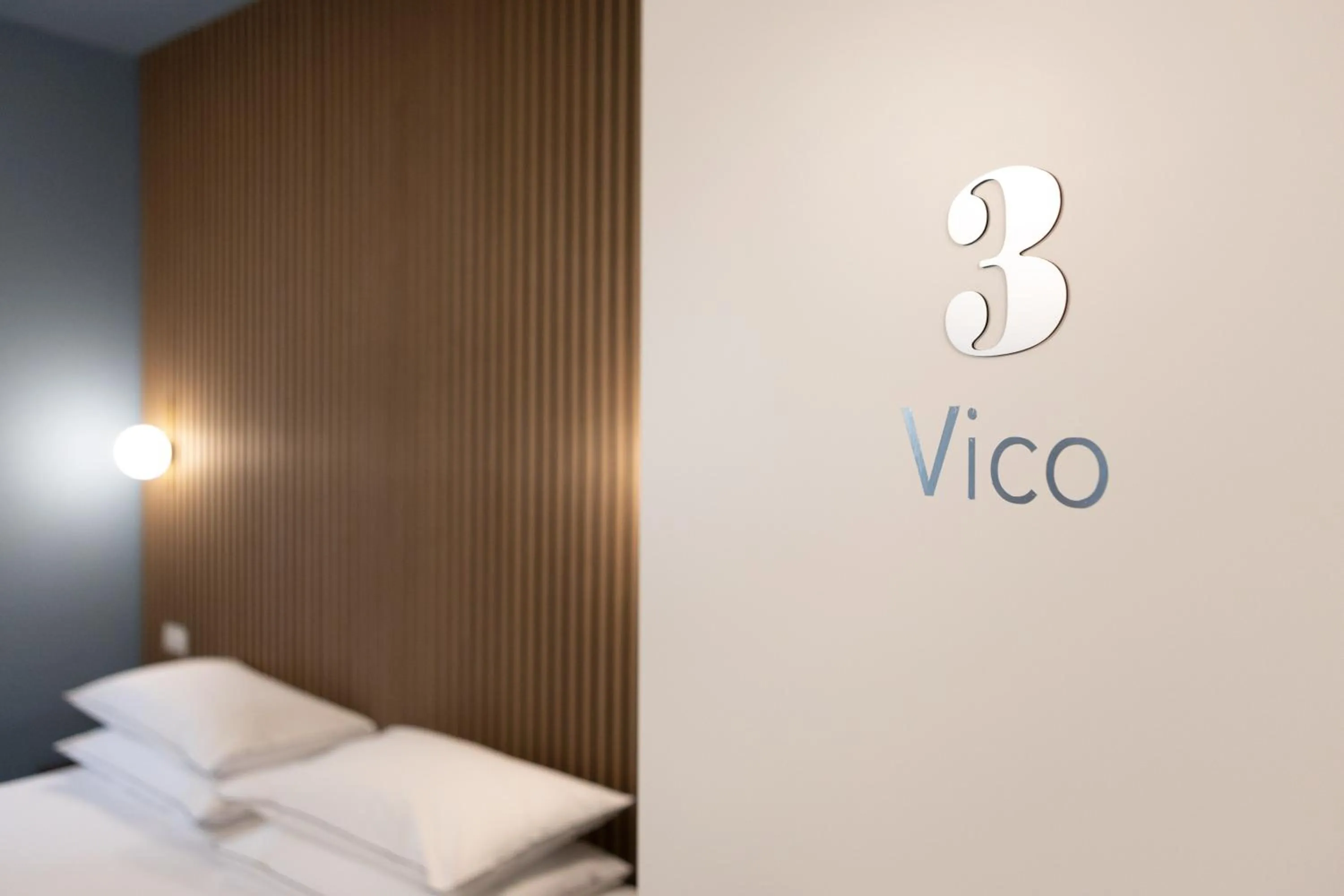 Text overlay, Bed in Pier Capponi 17 Rooms & Suites