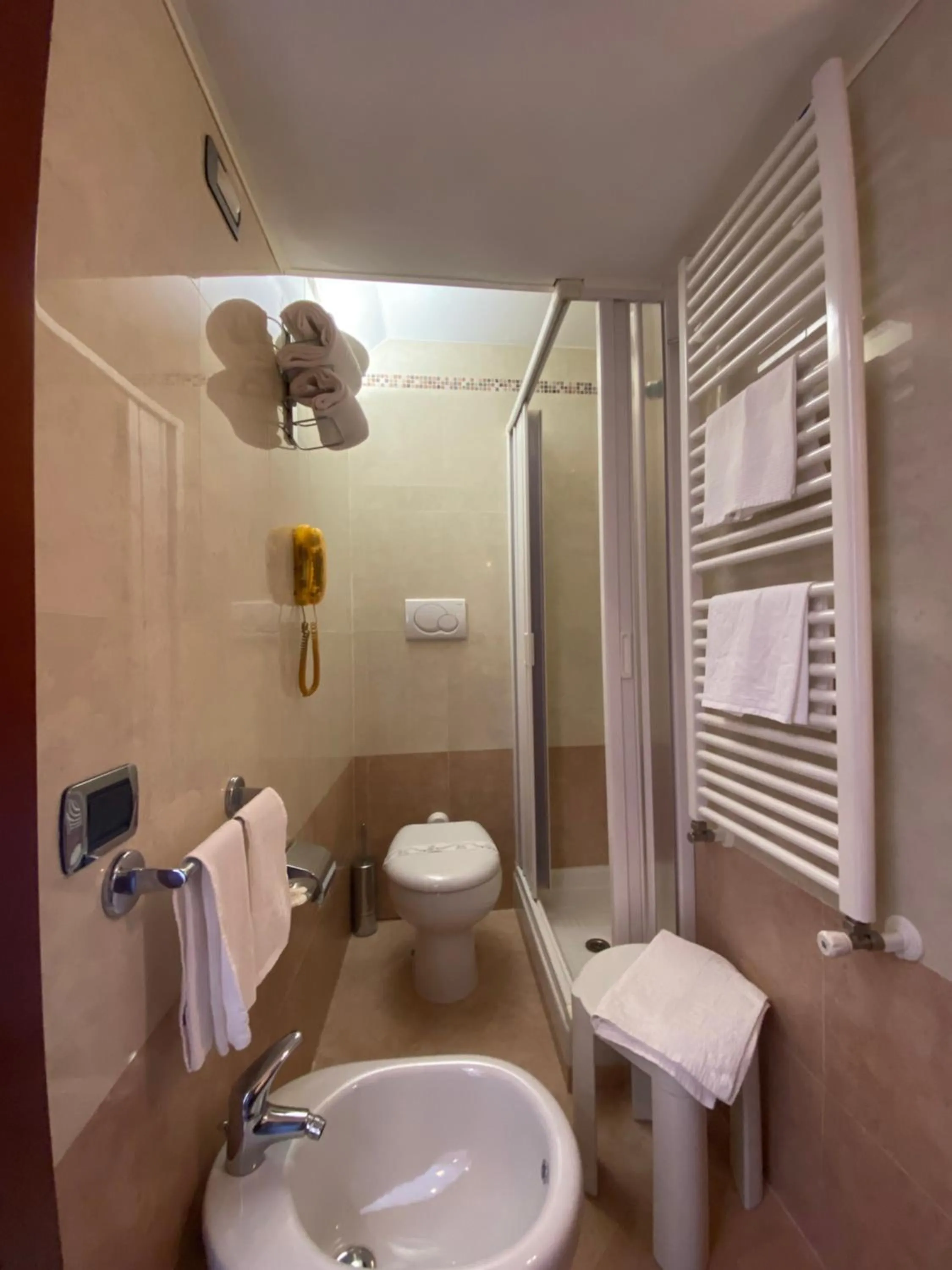 Shower in Hotel Residence Due Mari