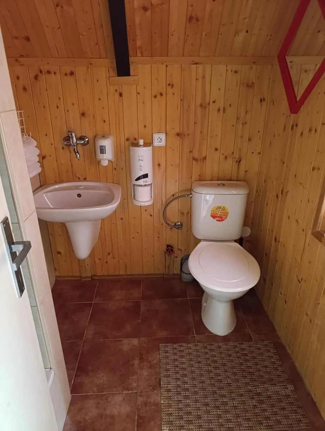 Toilet in Hotel Mared