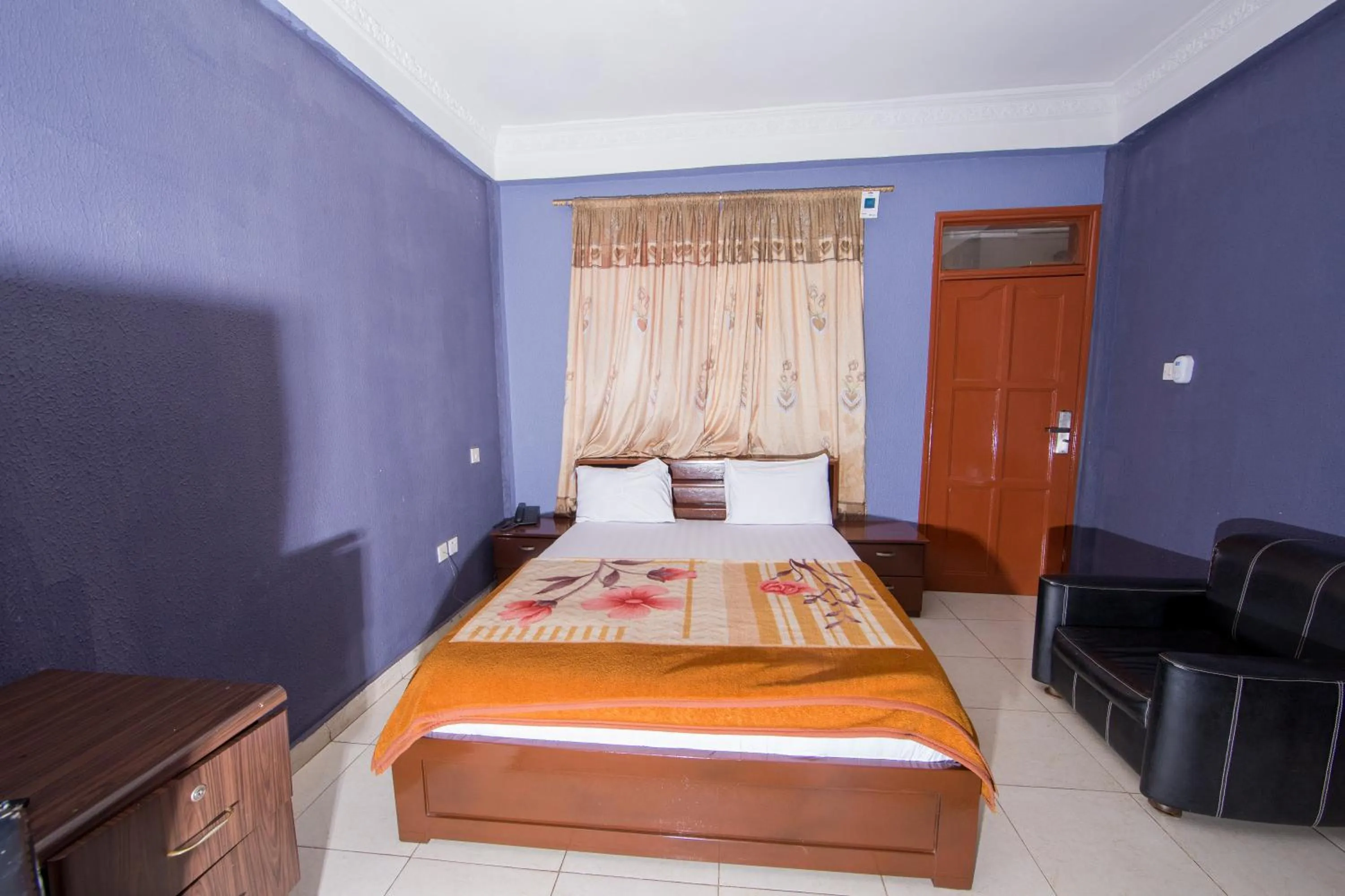 Bed in Pemicsa Hotel Accra