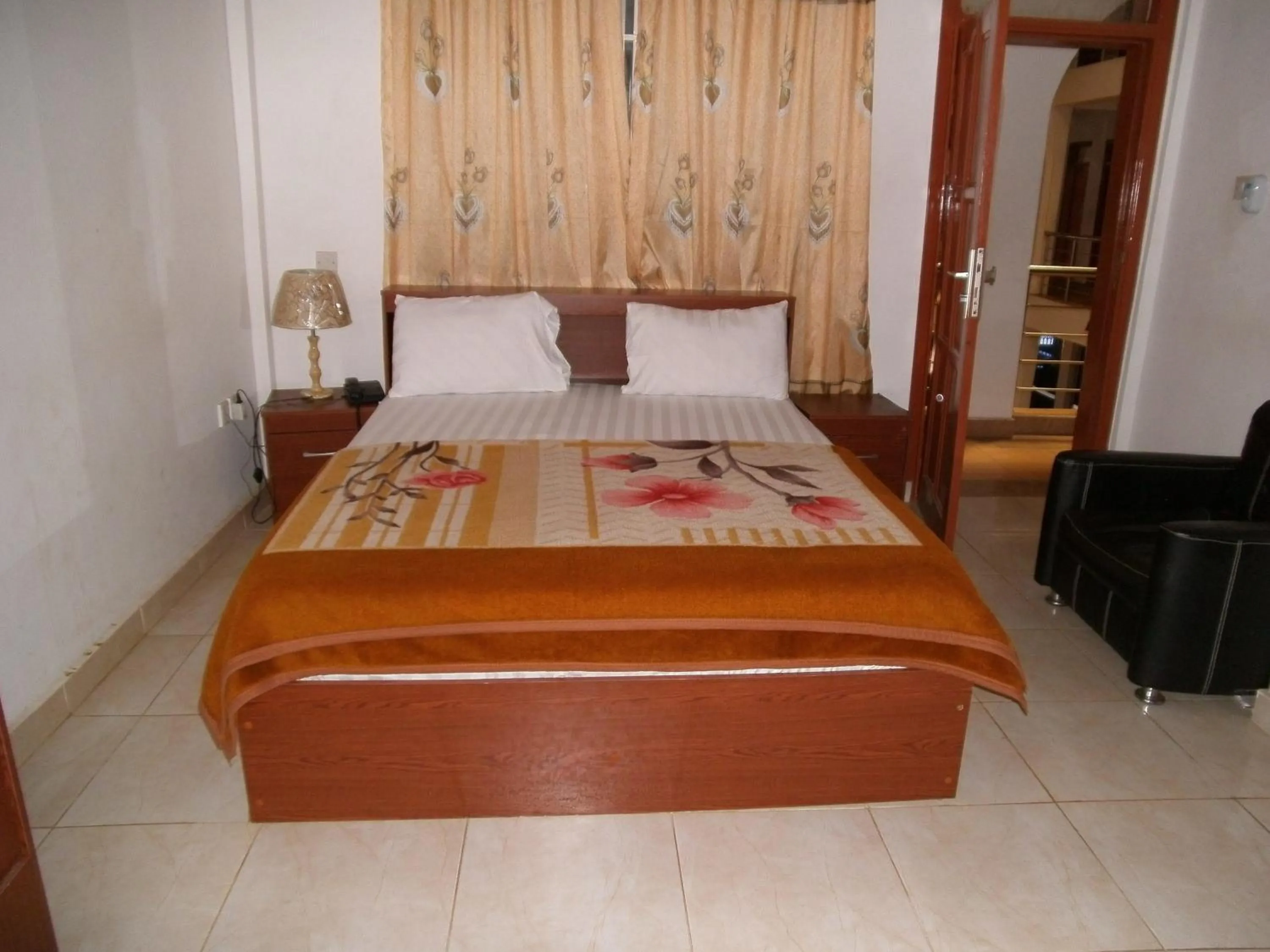 Bed in Pemicsa Hotel Accra
