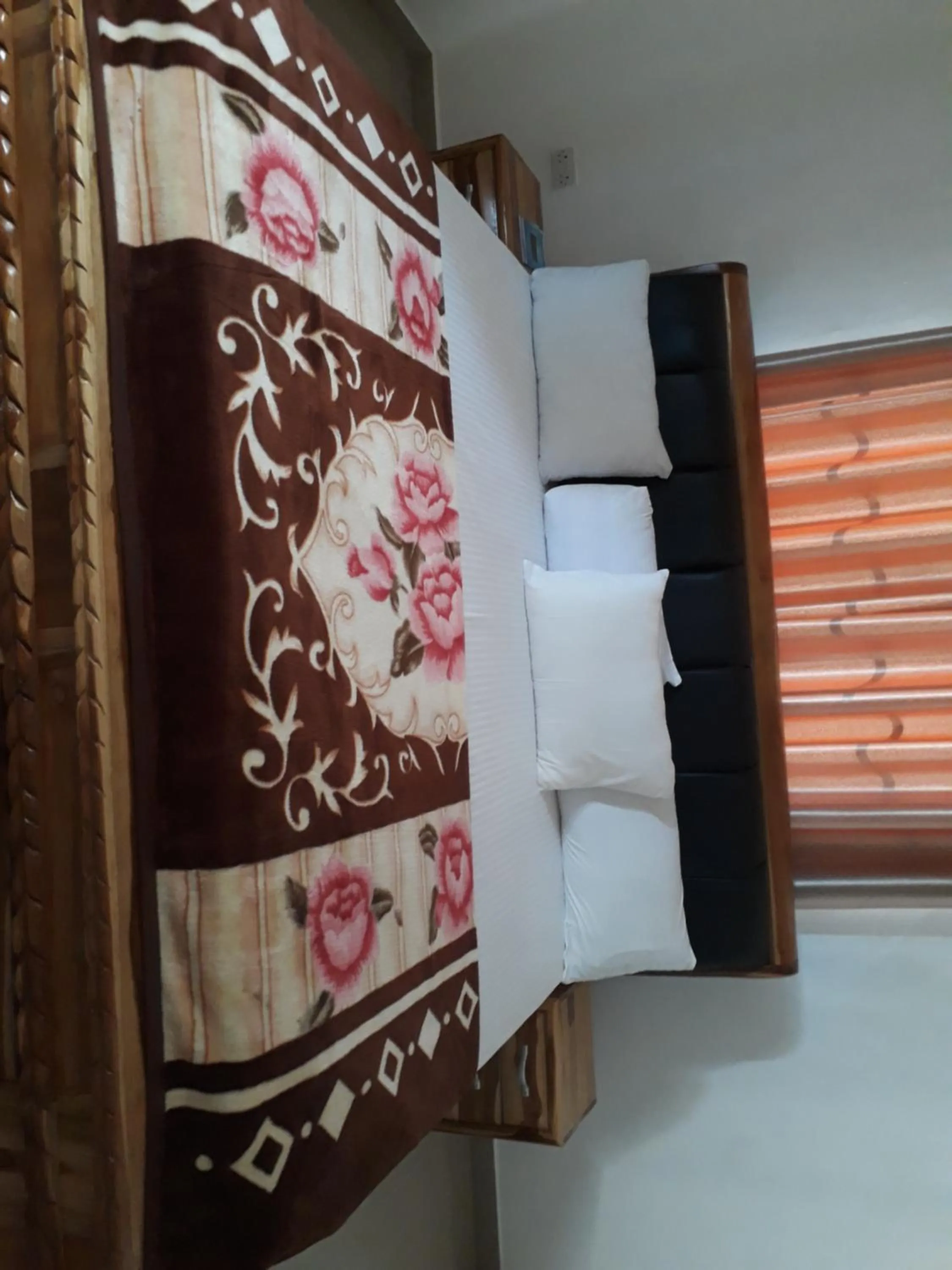 Bed in Pemicsa Hotel Accra