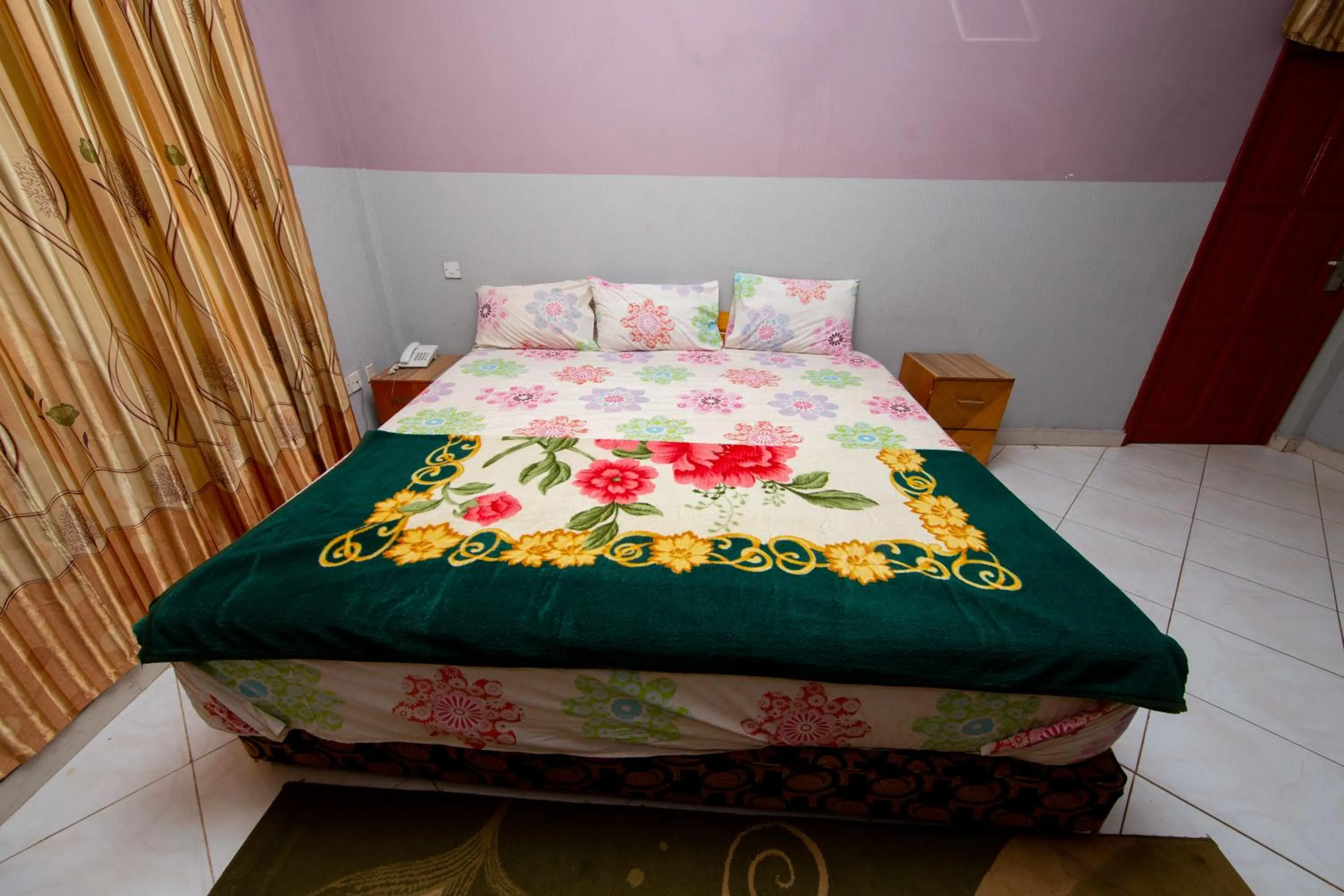 Bed in Pemicsa Hotel Accra