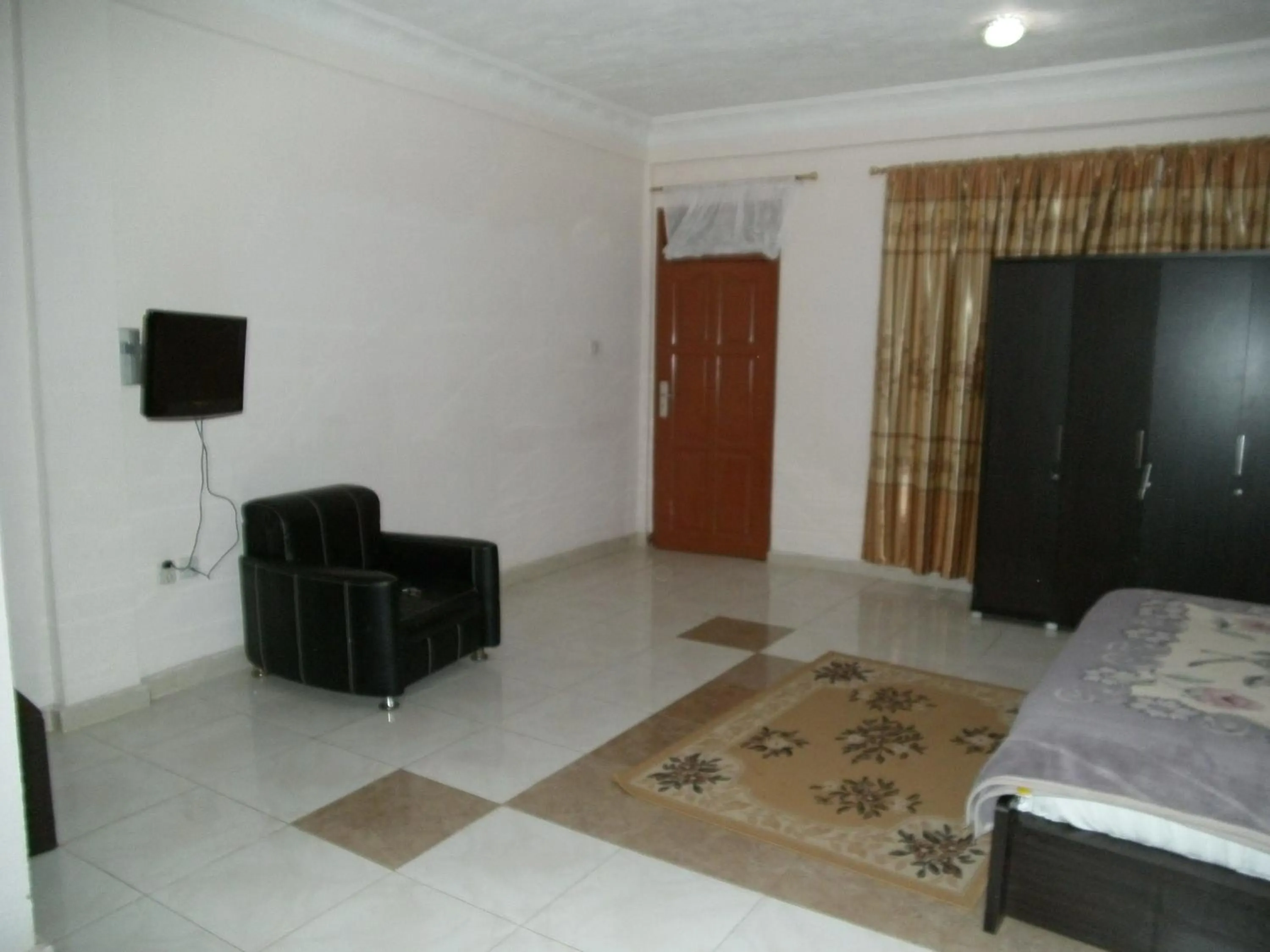 Photo of the whole room, Bed in Pemicsa Hotel Accra