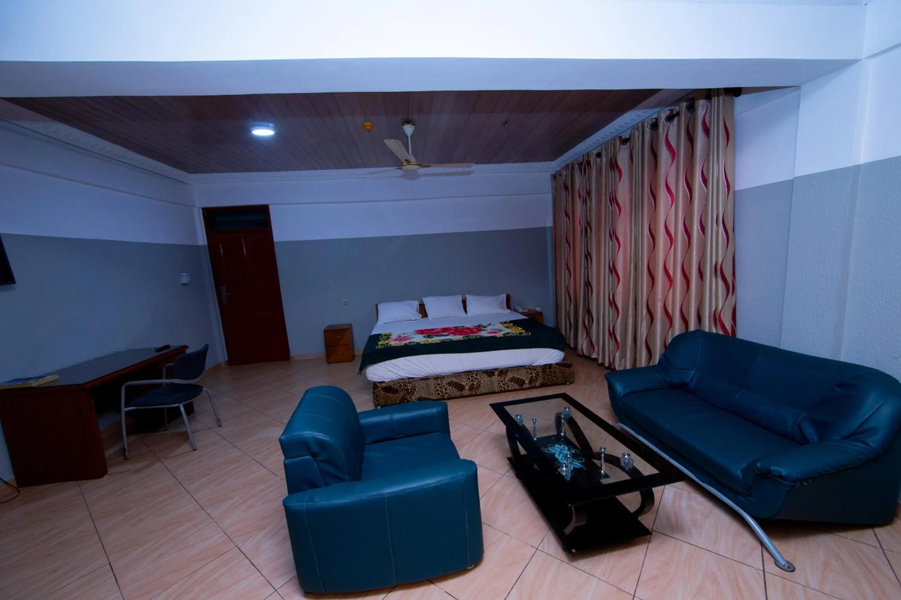 Bed in Pemicsa Hotel Accra