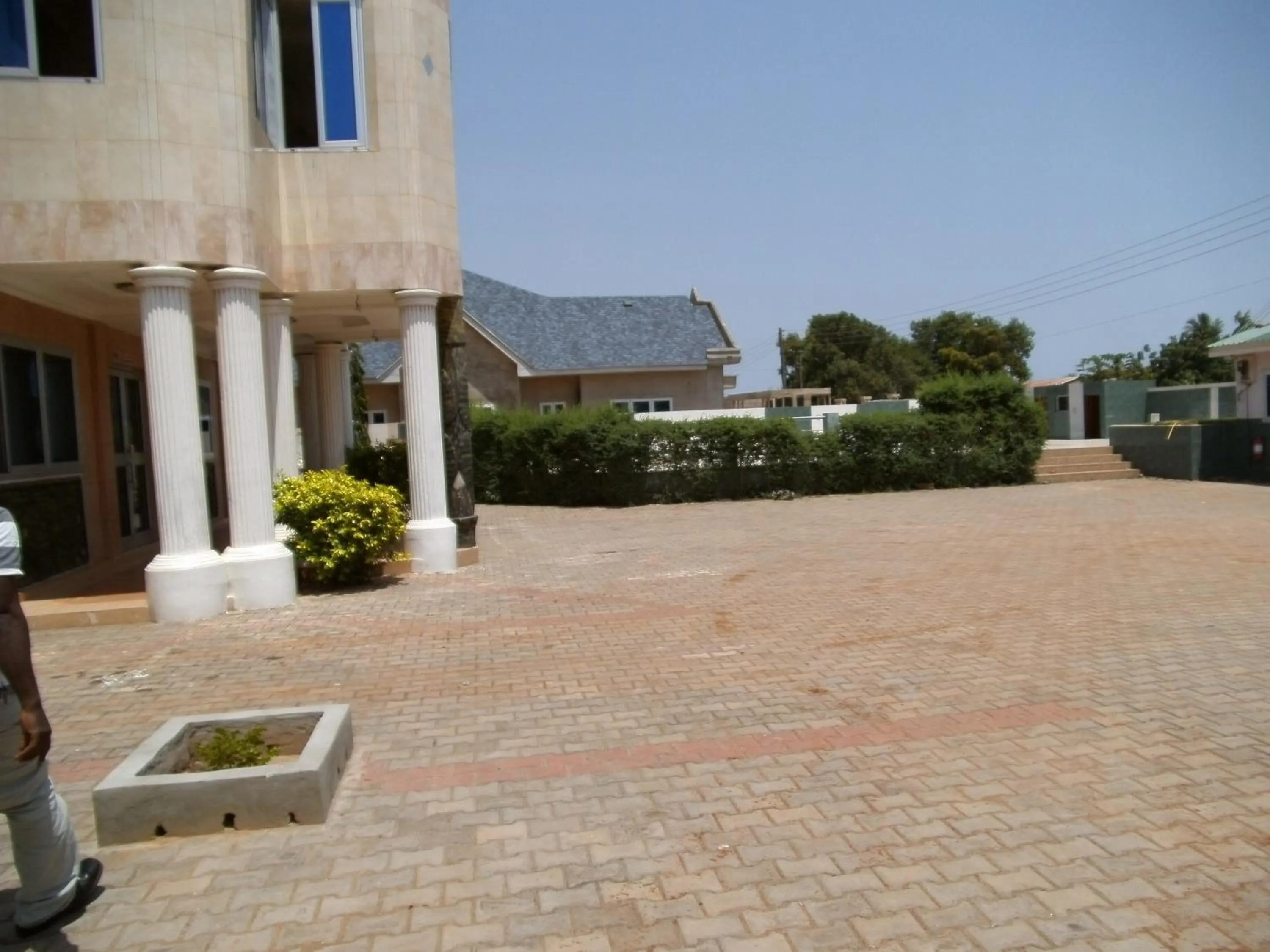 Facade/entrance in Pemicsa Hotel Accra