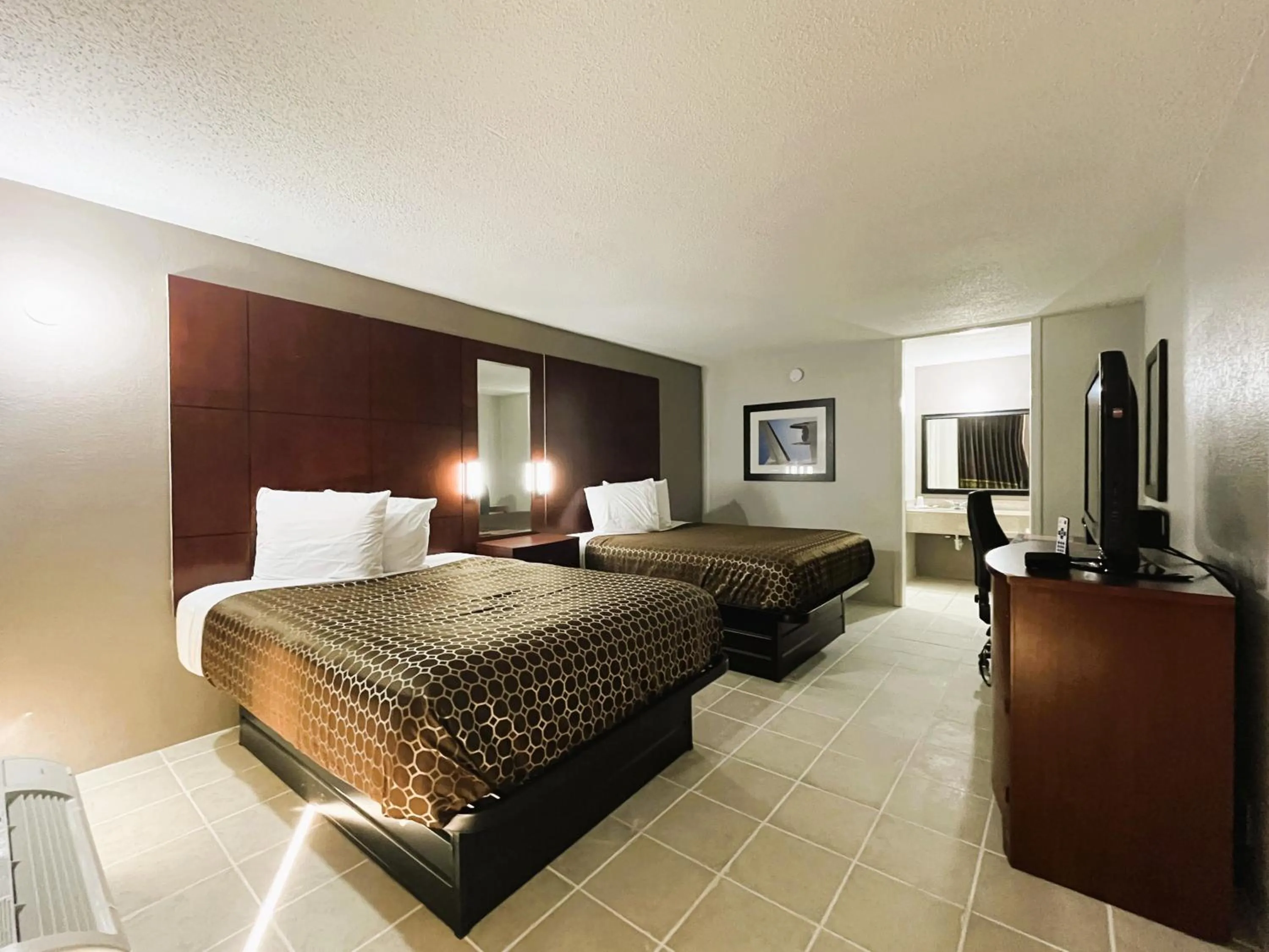 Bed in Budgetel Inn - Phenix City