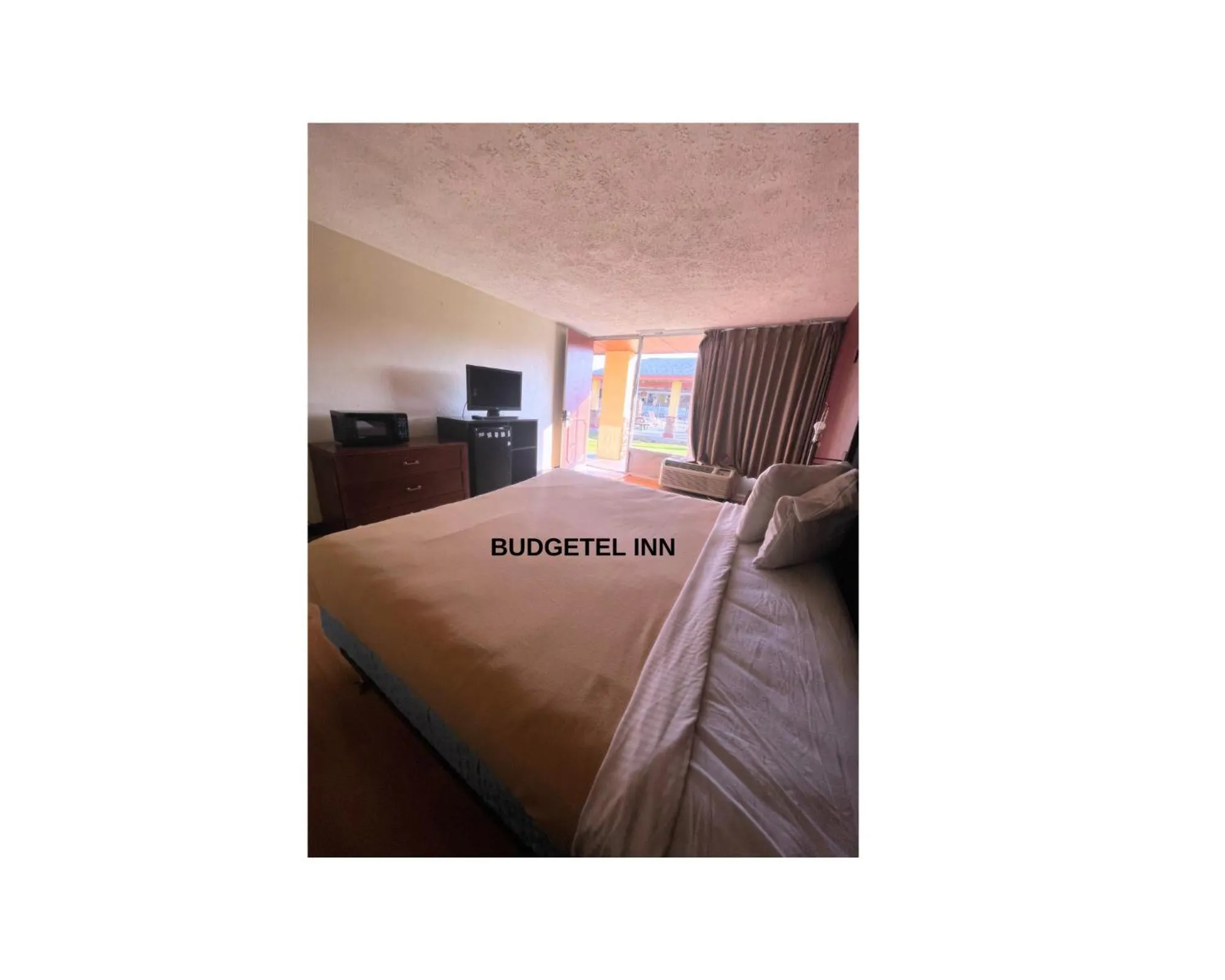 Bed in Budgetel Inn - Phenix City