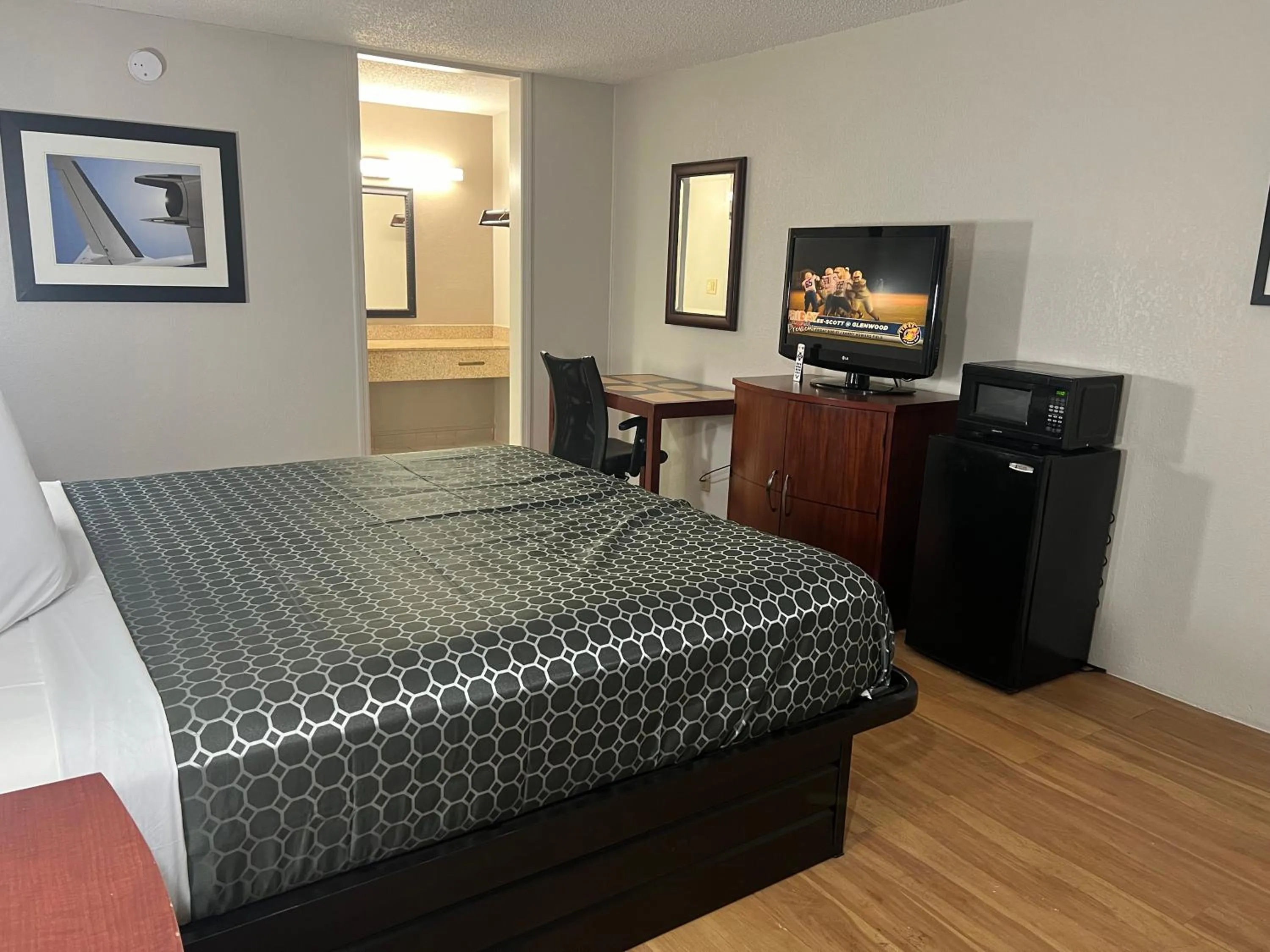 Bedroom, Bed in Budgetel Inn - Phenix City
