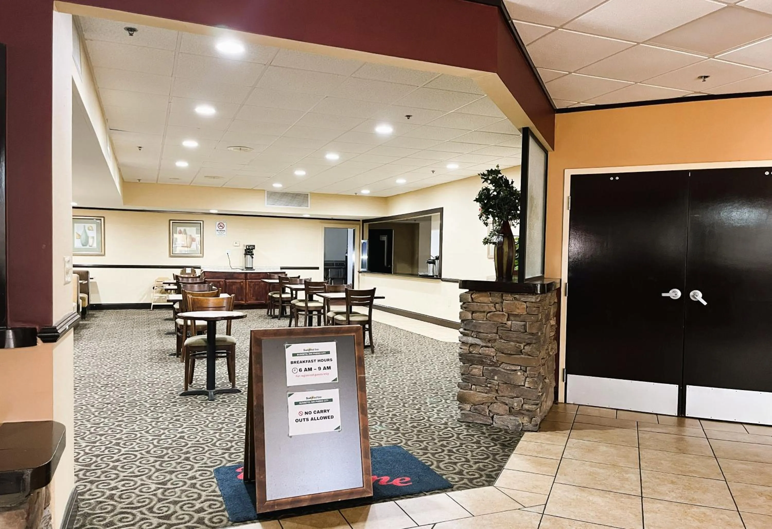 Breakfast in Budgetel Inn - Phenix City