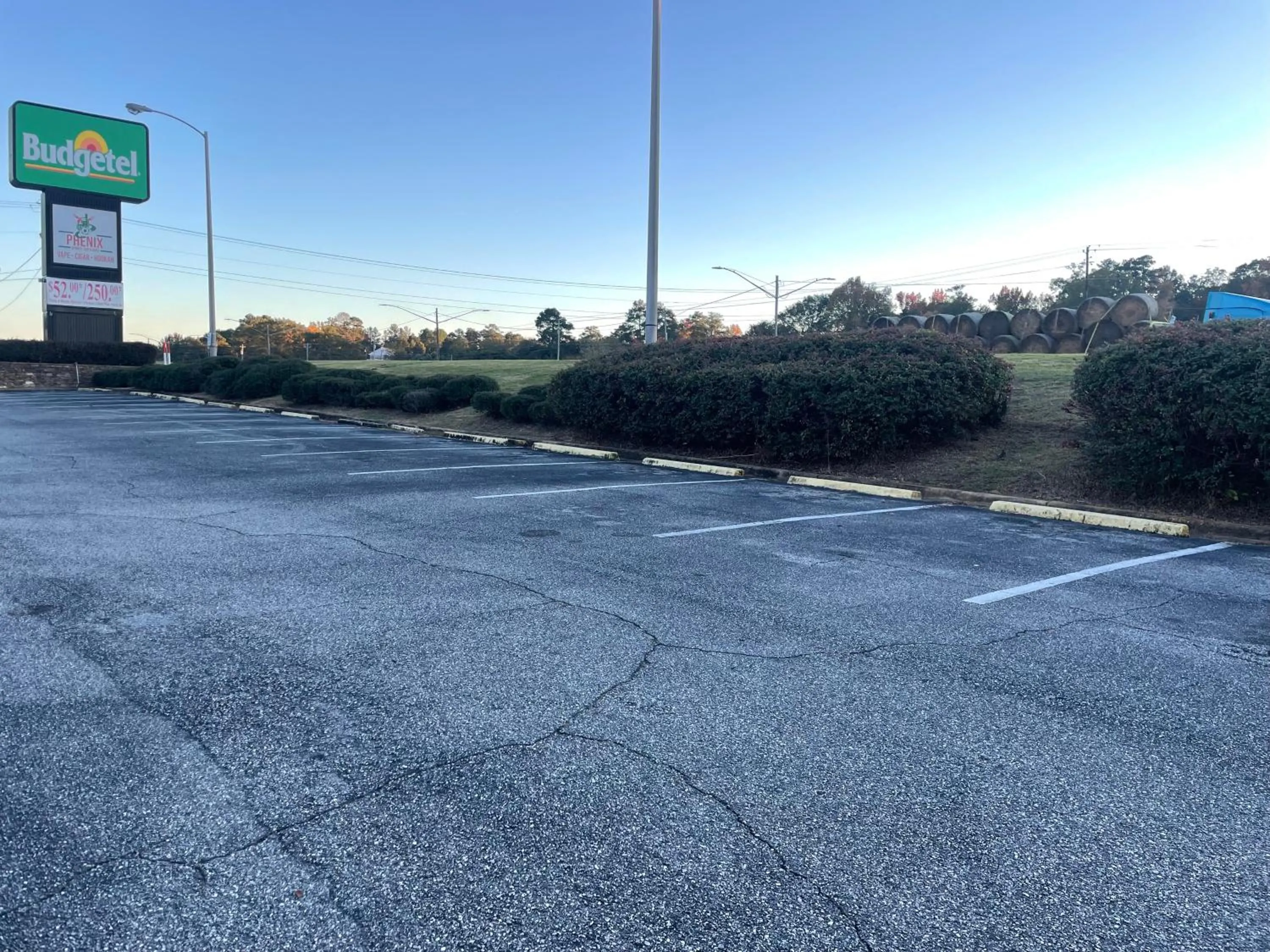 Parking in Budgetel Inn - Phenix City