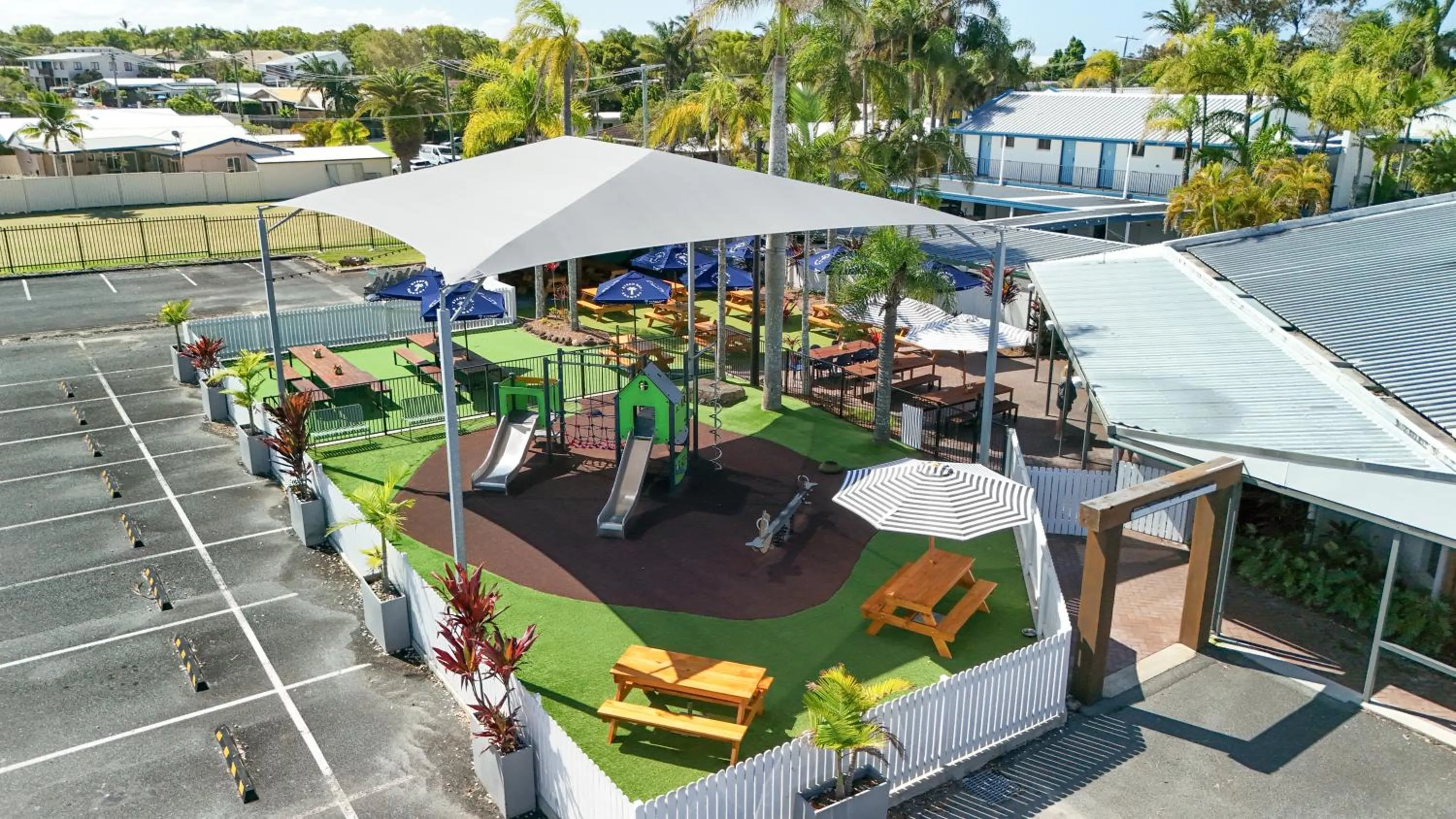 Children play ground in Currimundi Hotel