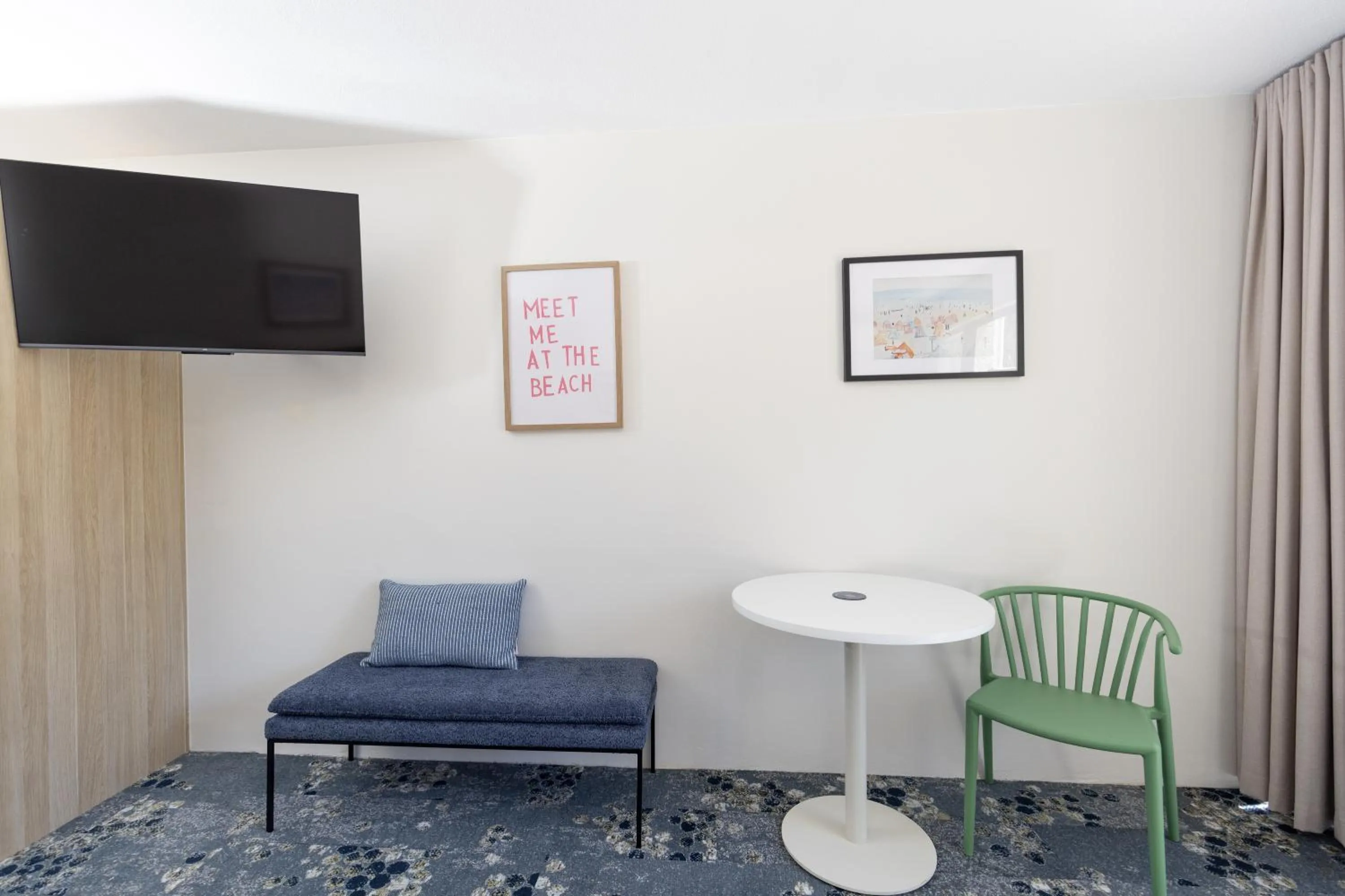 TV and multimedia in Currimundi Hotel