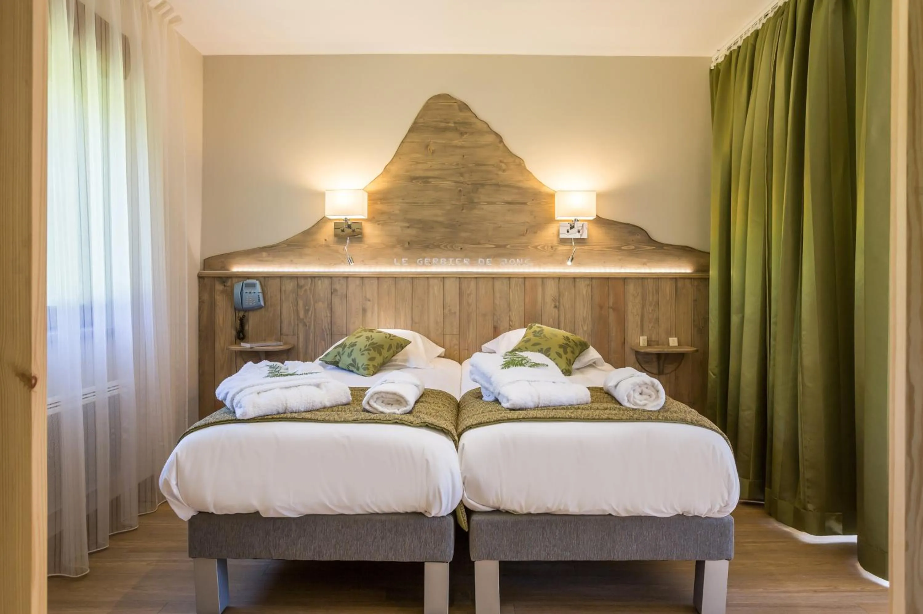 Bedroom, Bed in Logis Hôtel Le Relais du Bois Vialotte