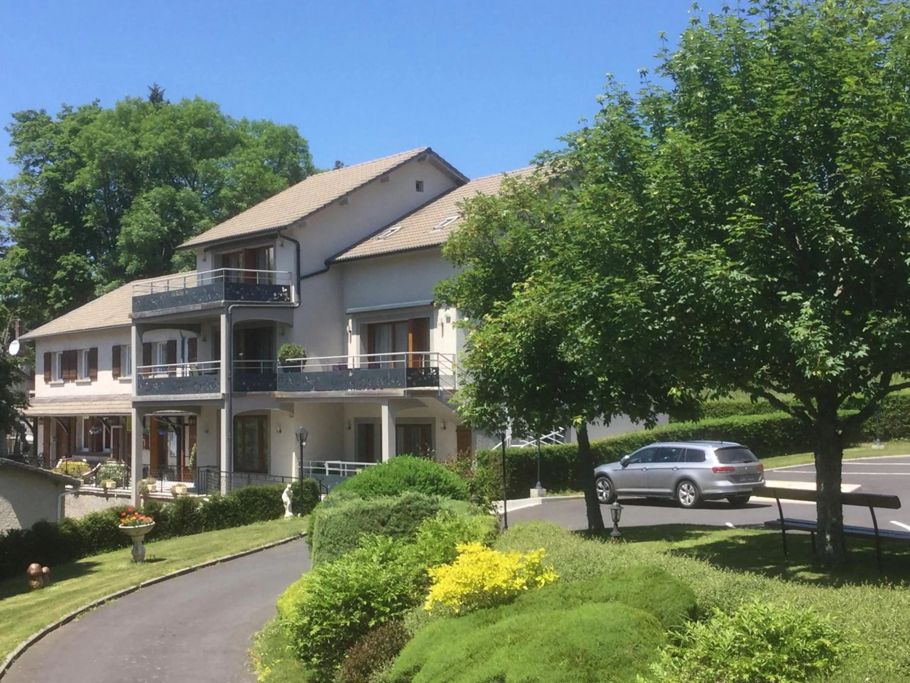 Property building in Logis Hôtel Le Relais du Bois Vialotte
