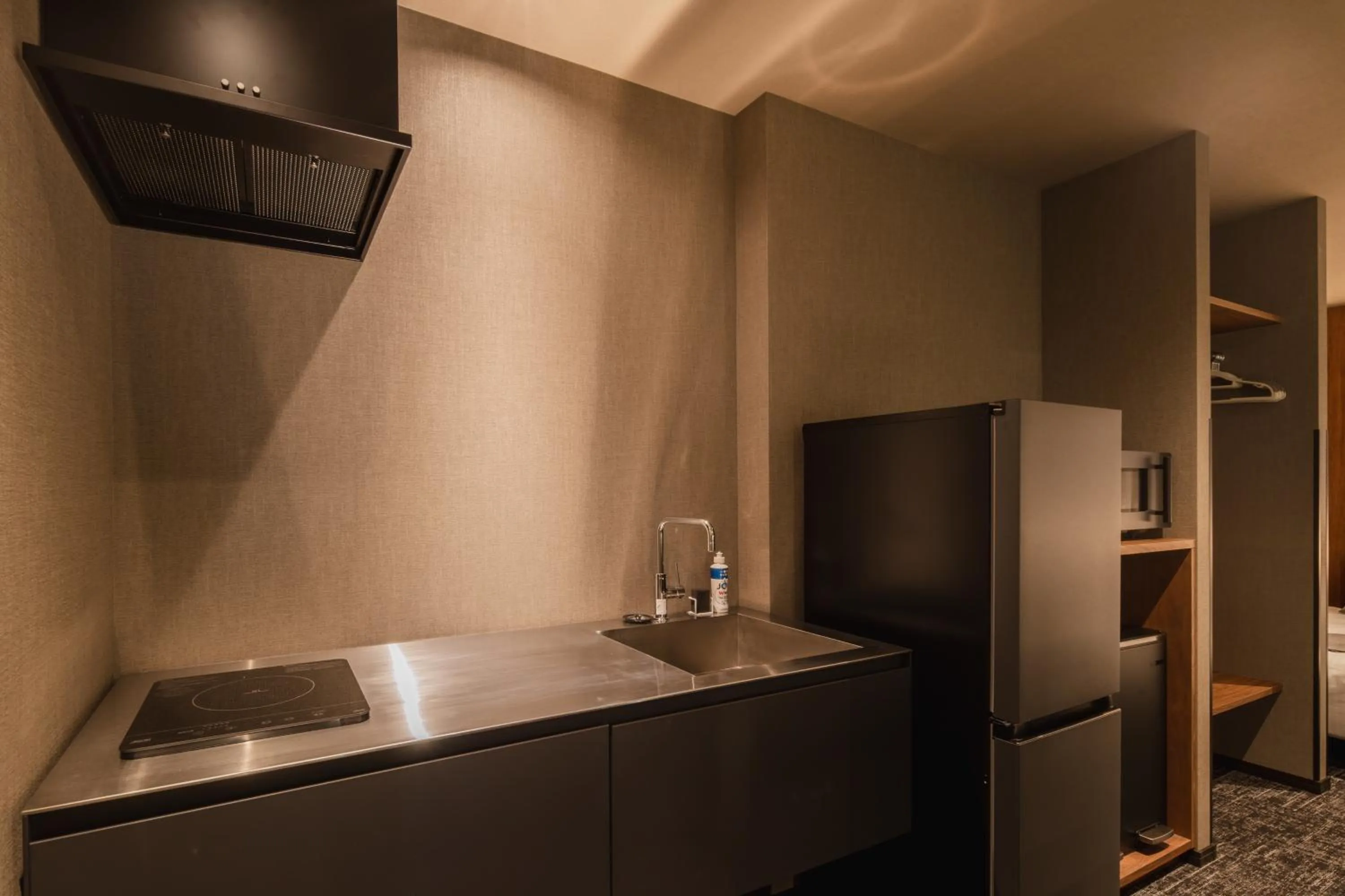 Kitchen or kitchenette in The LOFT INN HAKATA