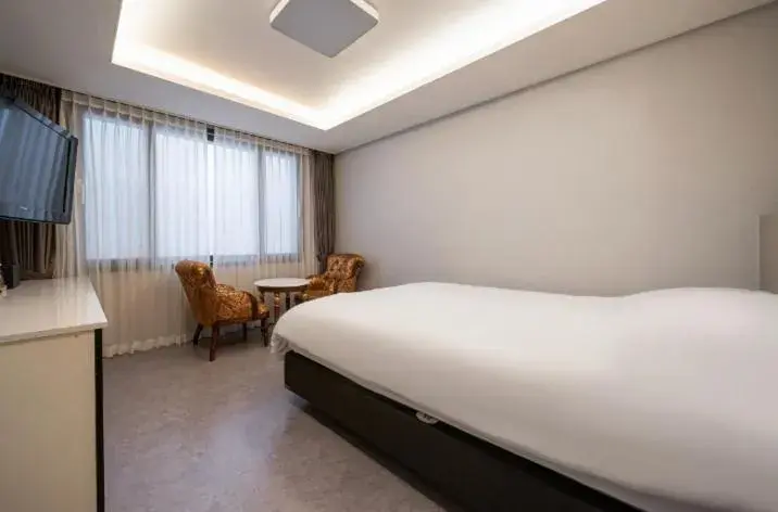 Double Room - Smoking in Jeju Capital Double Room - Smoking in Jeju Capital