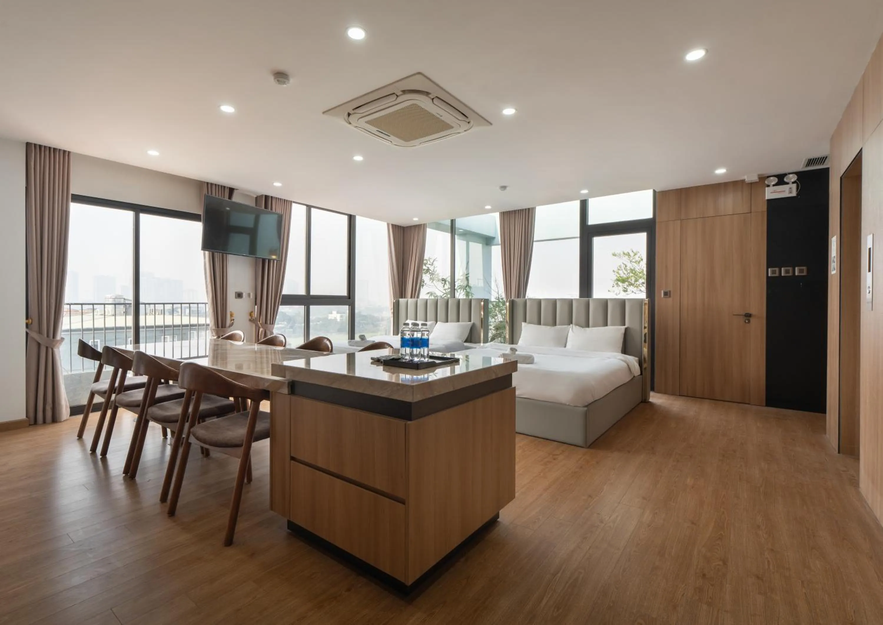 Bedroom, Bed in MOONLIT Suites Hotel by Luxe Paradise