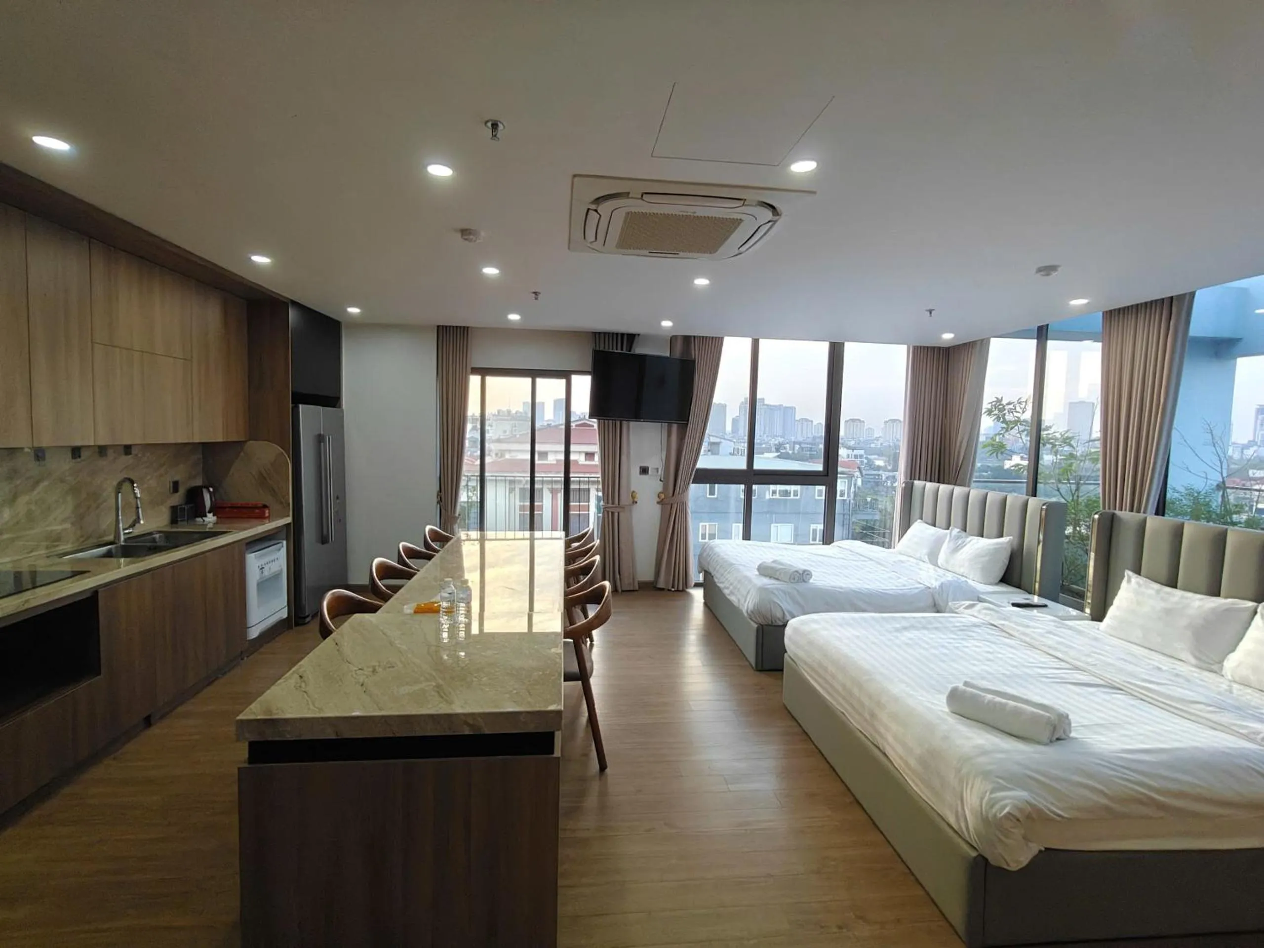 Bedroom, Bed in MOONLIT Suites Hotel by Luxe Paradise