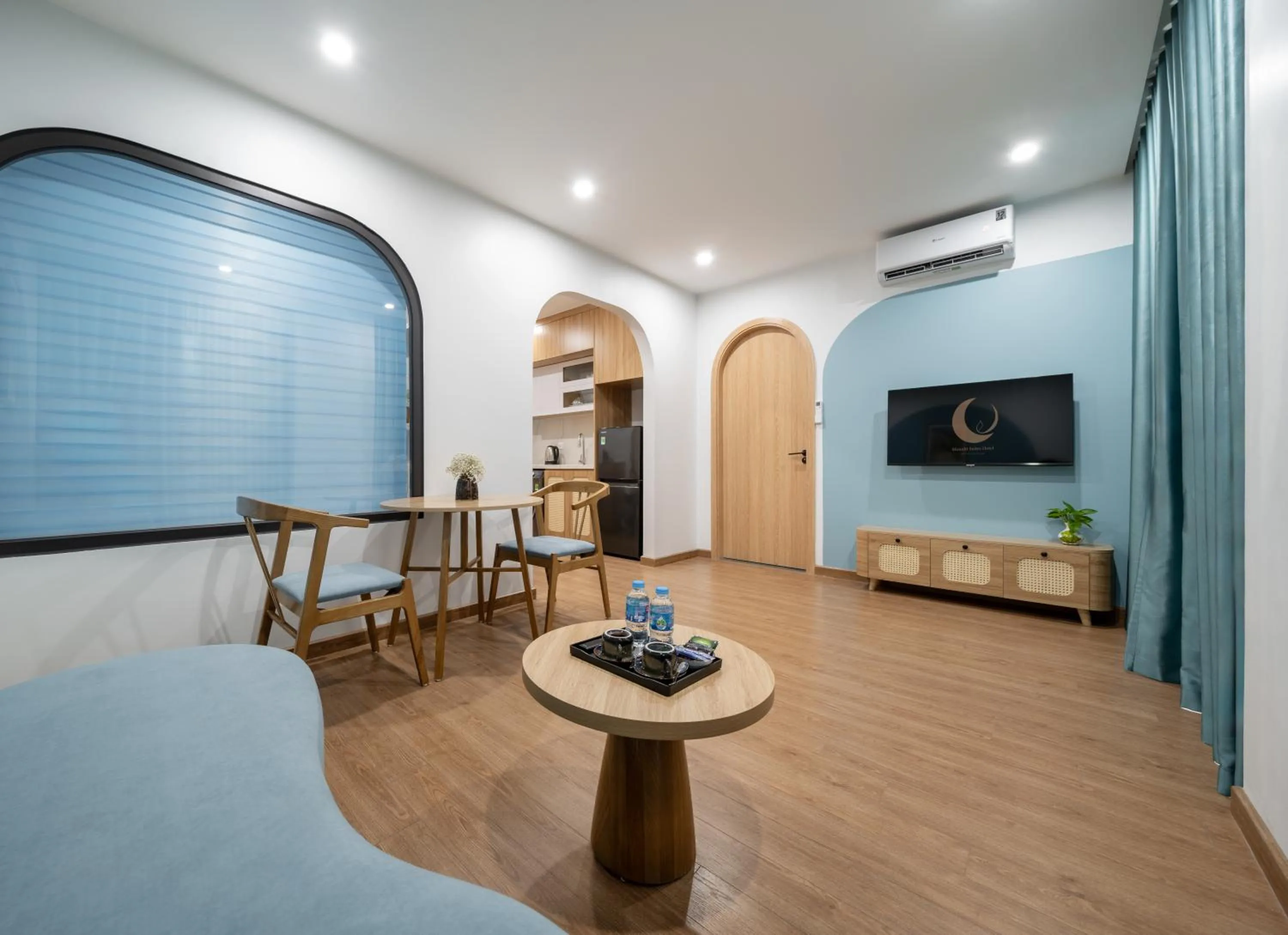 Living room, Bed in MOONLIT Suites Hotel by Luxe Paradise