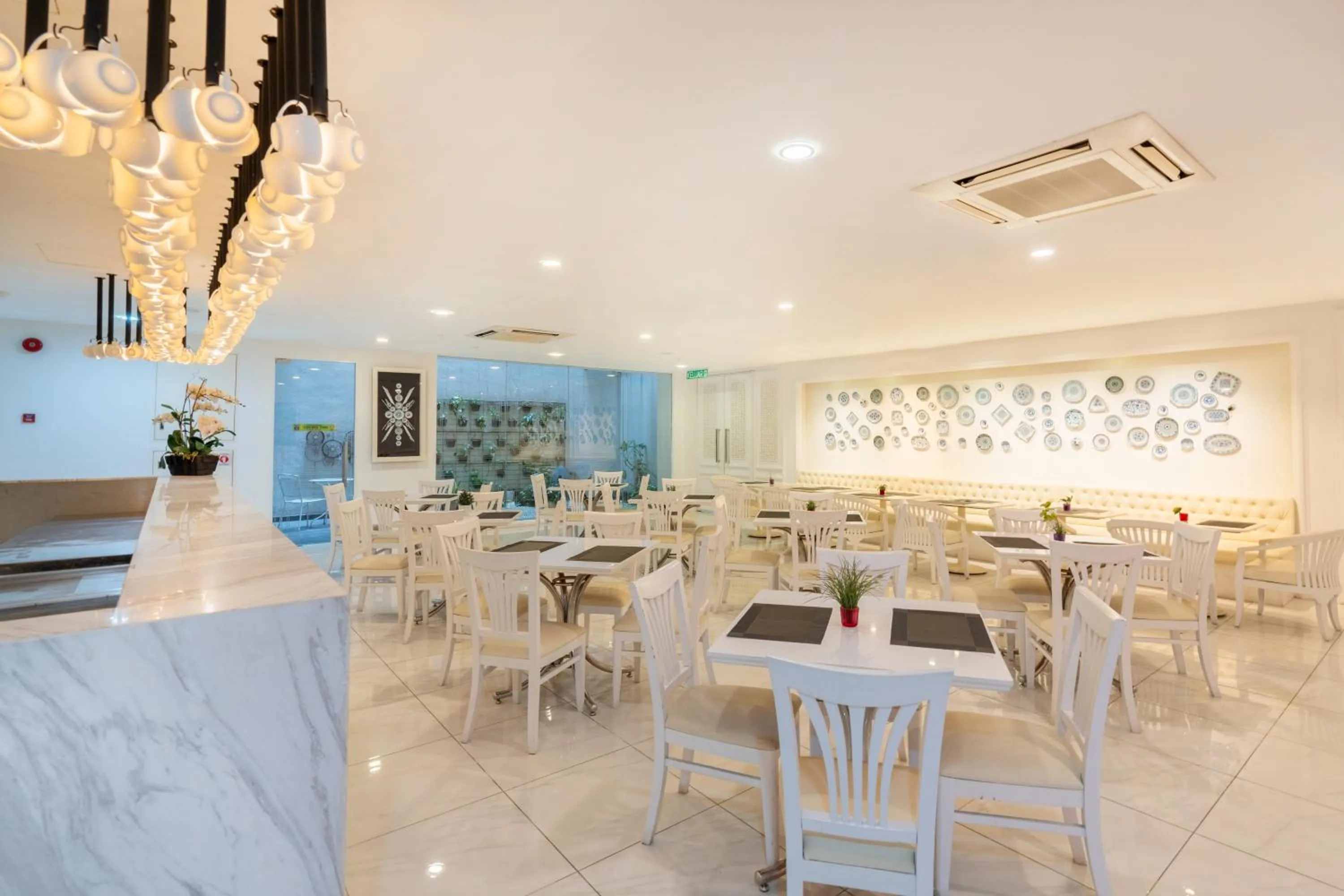 Restaurant/places to eat in Hotel 19, Penang