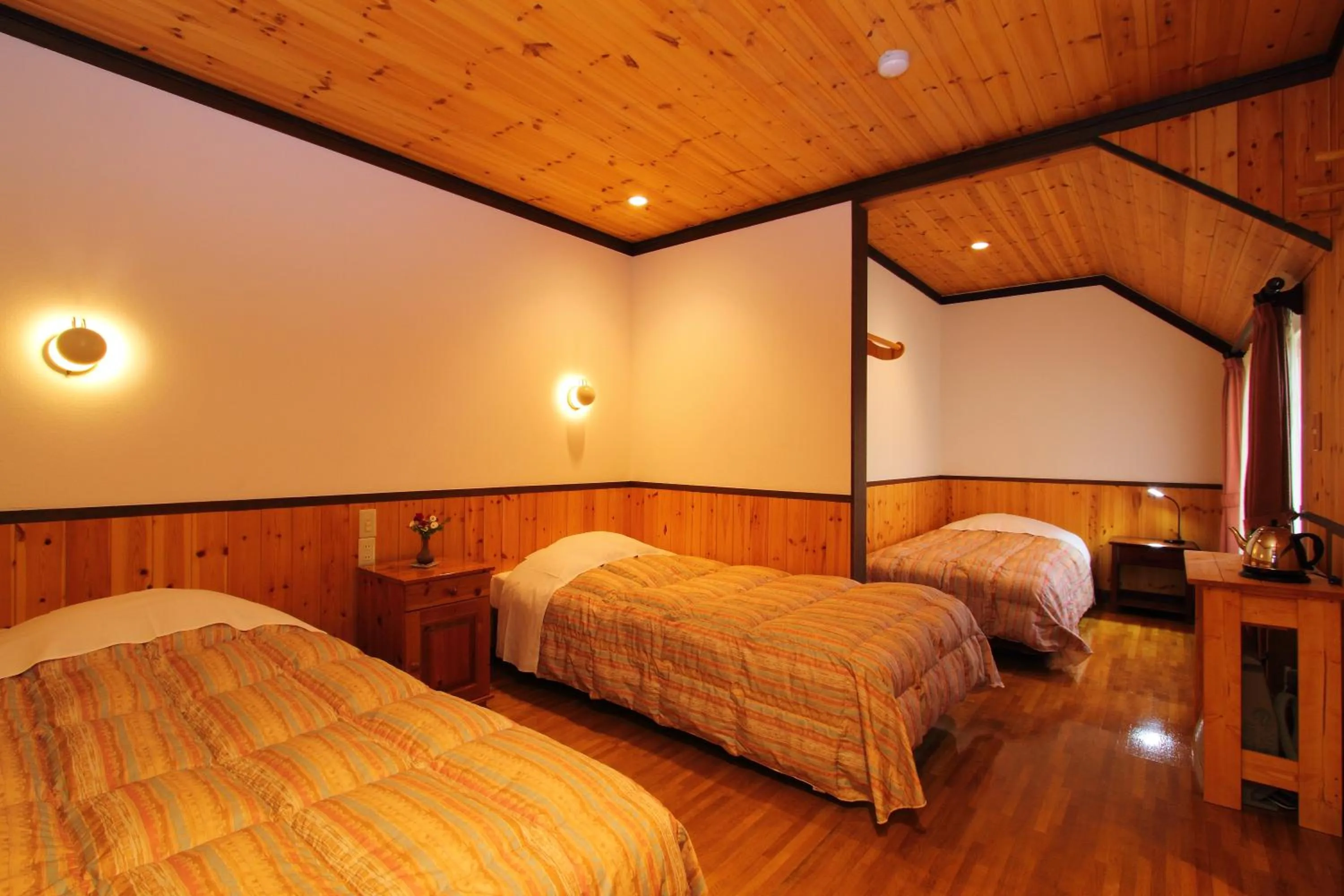 Standard Triple Room with Private Toilet in Ringo Lodge Hakuba
