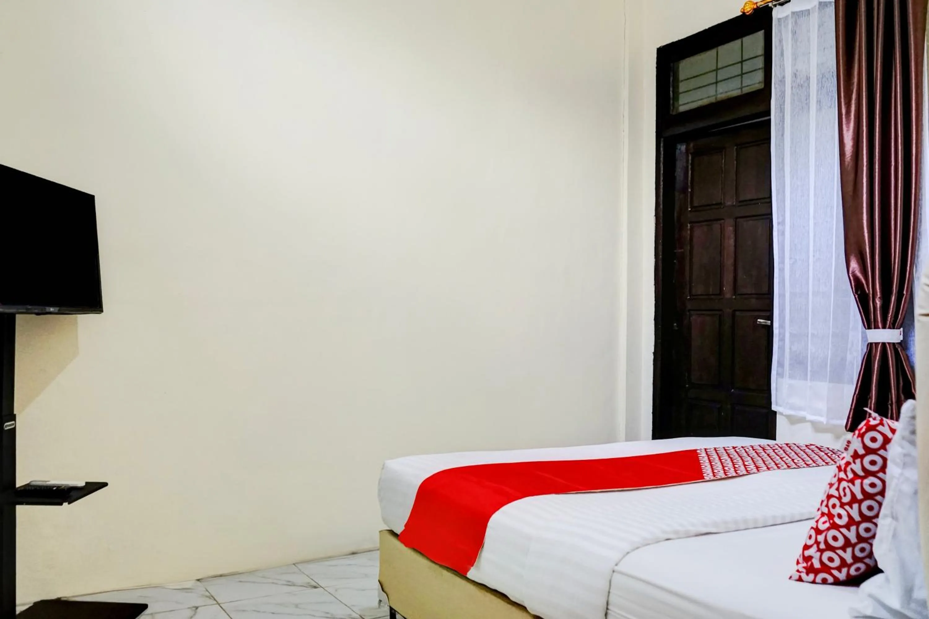 Bedroom, Bed in Hotel O Mantari Guesthouse