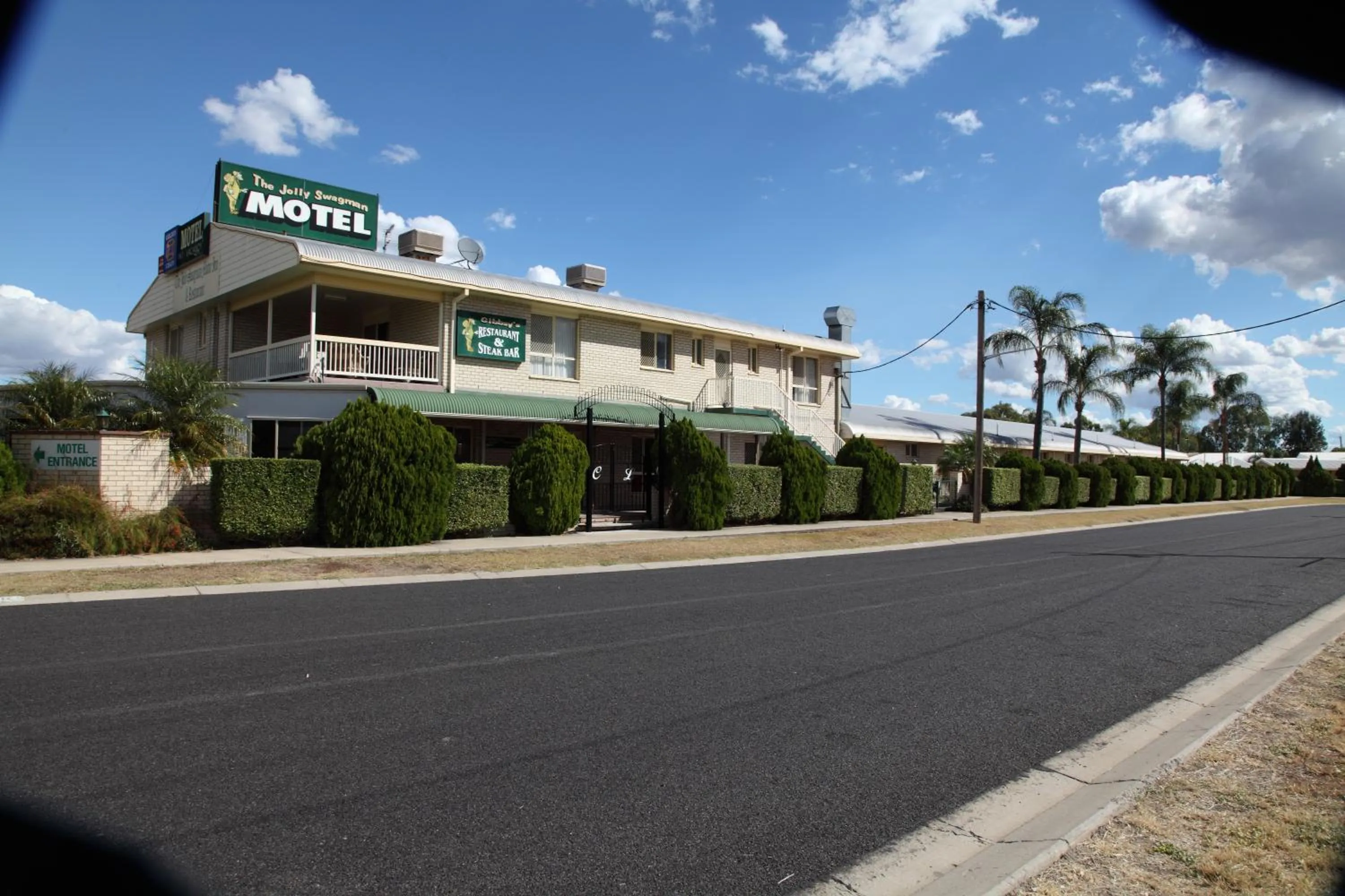 Facade/entrance in Jolly Swagman Motor Inn