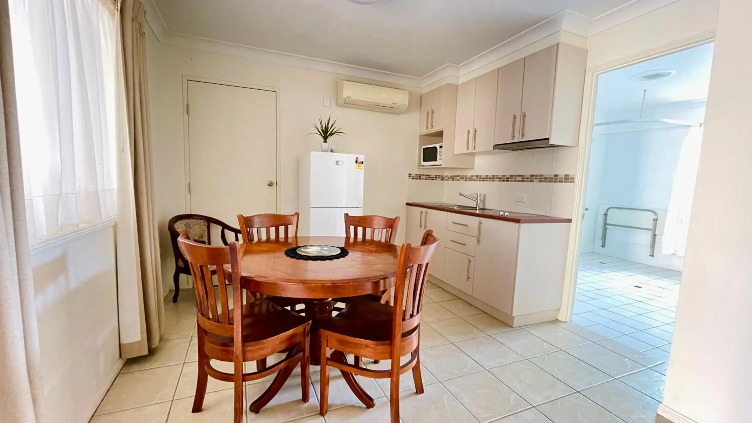 Studio - Disability Access in Motel Myall Studio - Disability Access in Motel Myall