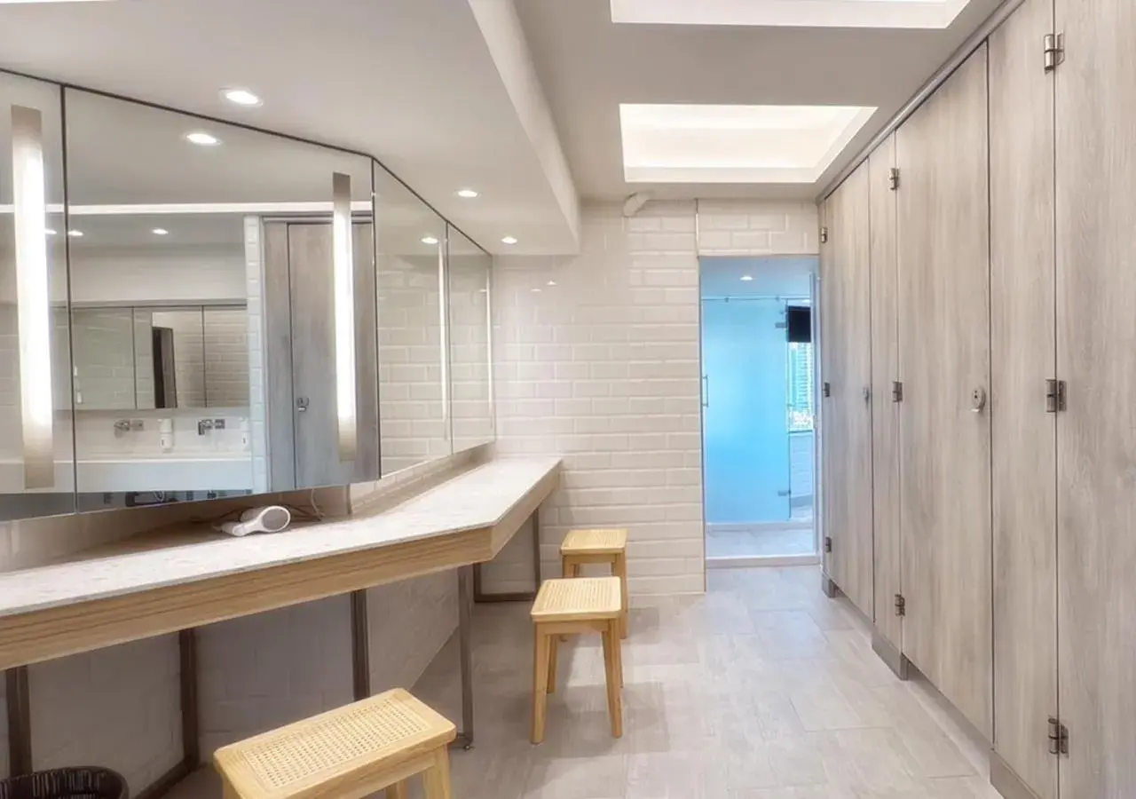 Single Bed in 6-Bed Female Dormitory Room with Shared Bathroom in JAI Château Hotels & Hostels Single Bed in 6-Bed Female Dormitory Room with Shared Bathroom in JAI Château Hotels & Hostels