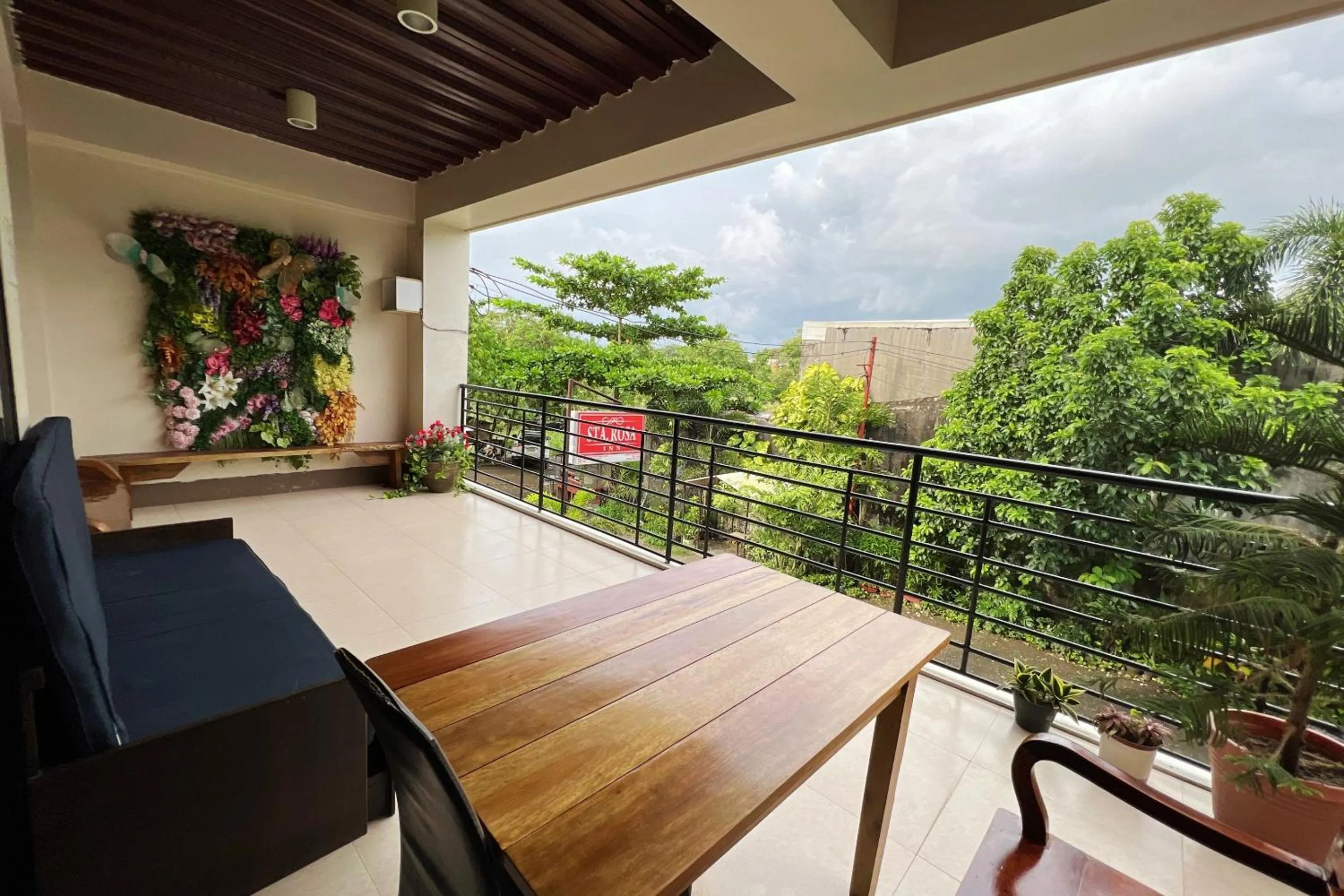 Balcony/Terrace in Sta Rosa Inn Iloilo powered by Cocotel