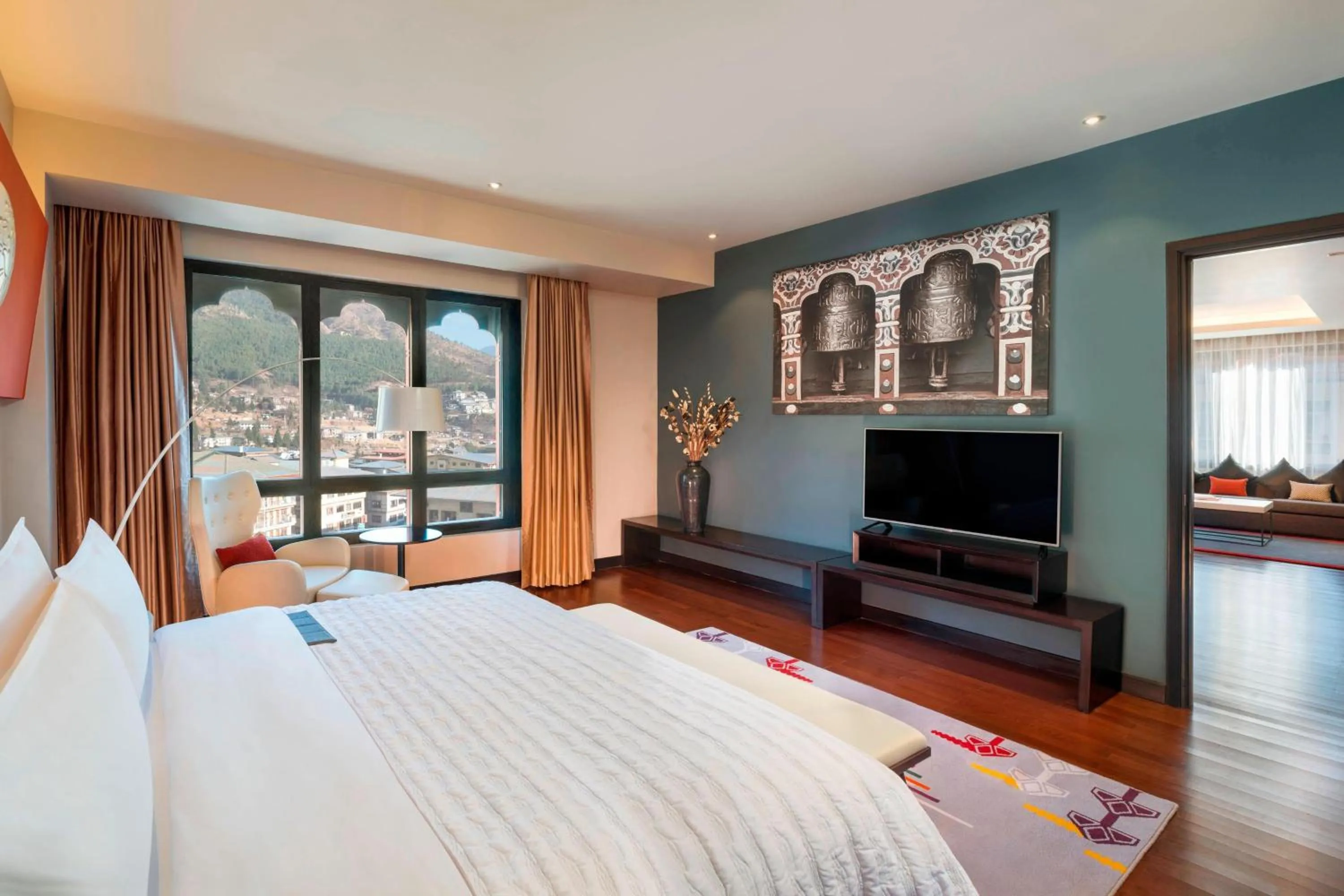 Bedroom, Bed in Le Meridien Thimphu