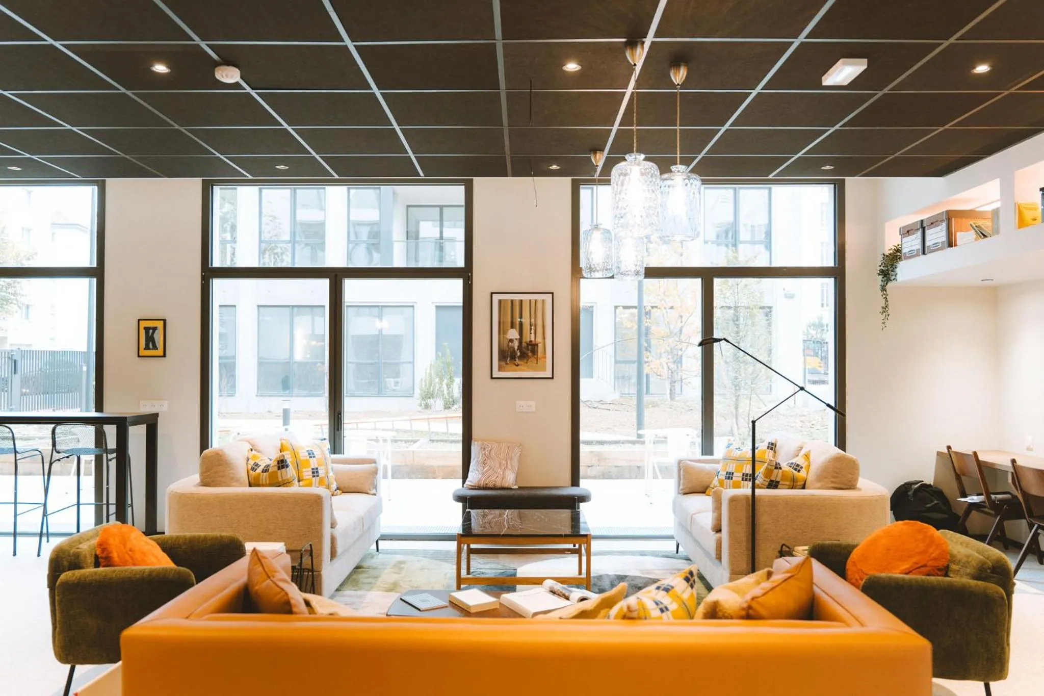 Communal lounge/ TV room in Bikube Lyon