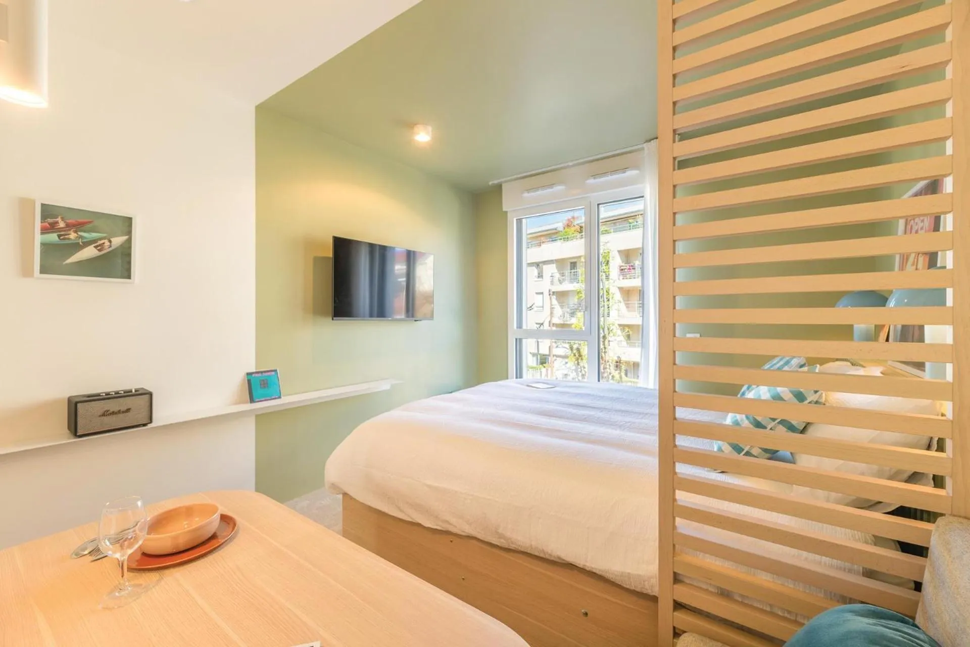 Bedroom, Bed in Bikube Lyon