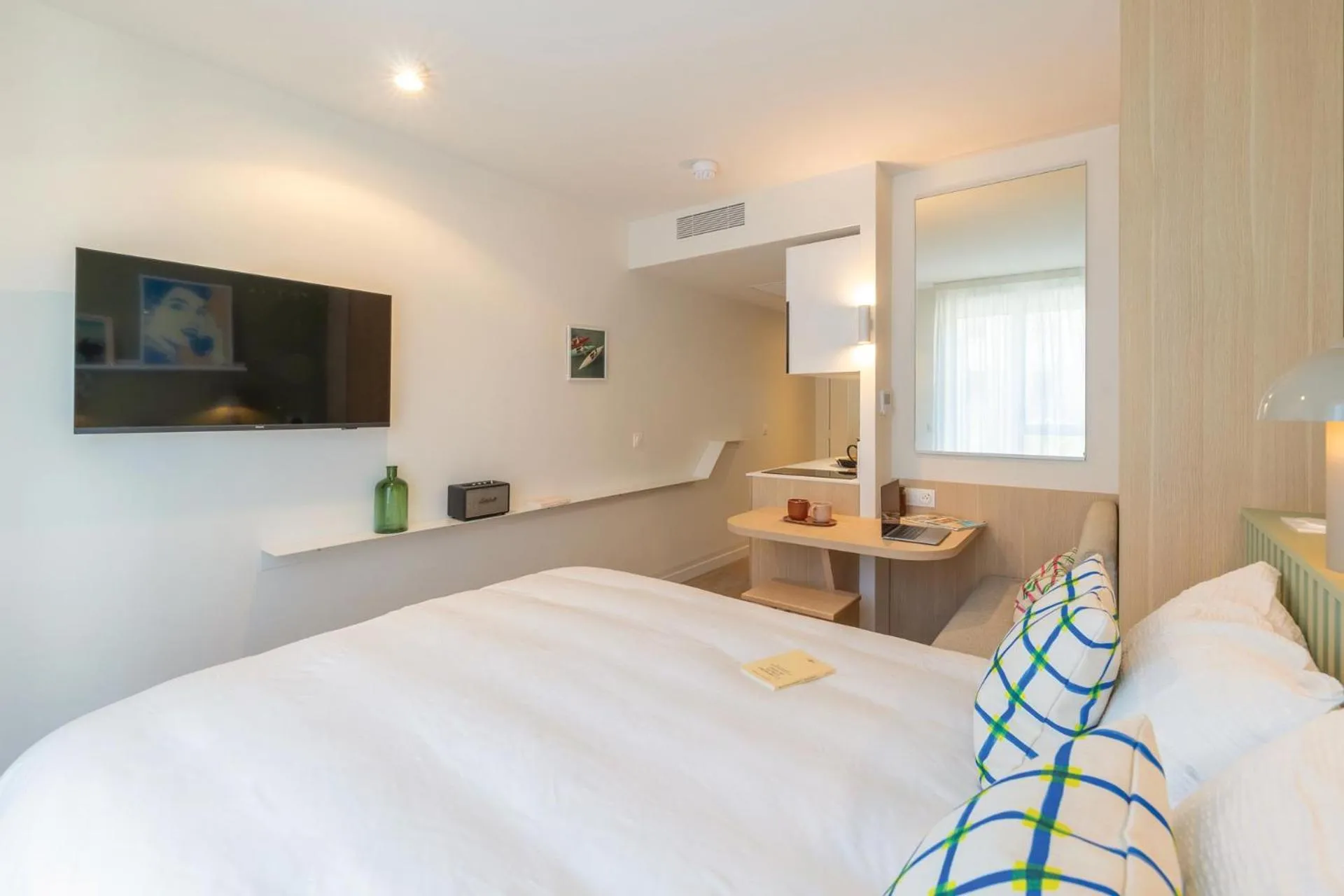 Bedroom, Bed in Bikube Lyon