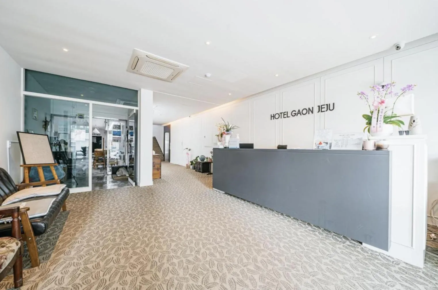 Lobby or reception in Gaon J Stay Hotel