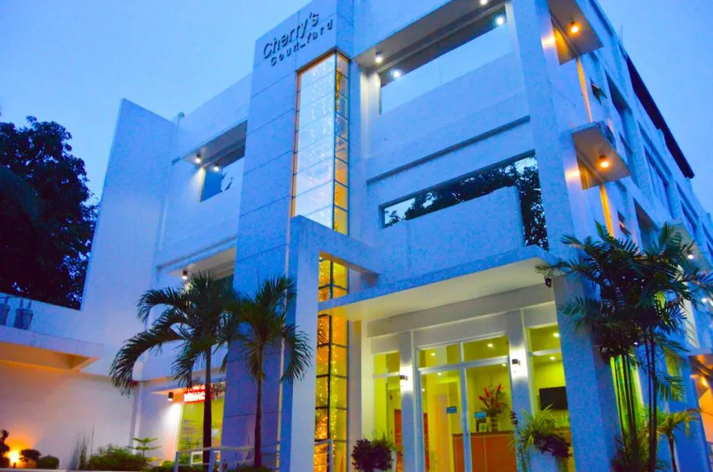 Cherry's Courtyard Hotel