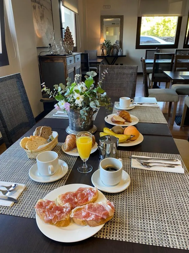Breakfast in Hotel Entredos
