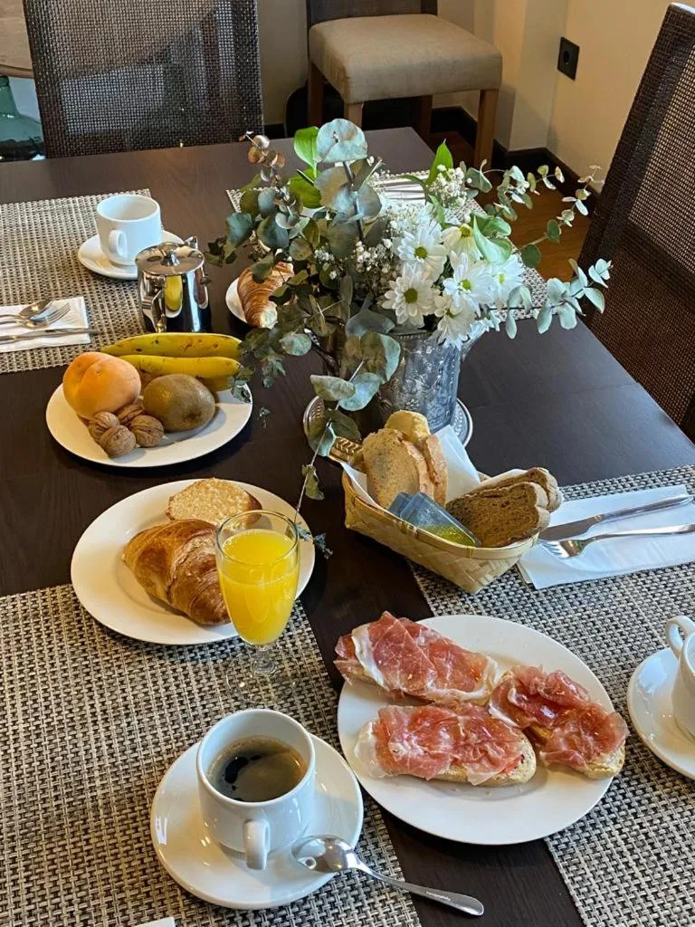 Breakfast in Hotel Entredos