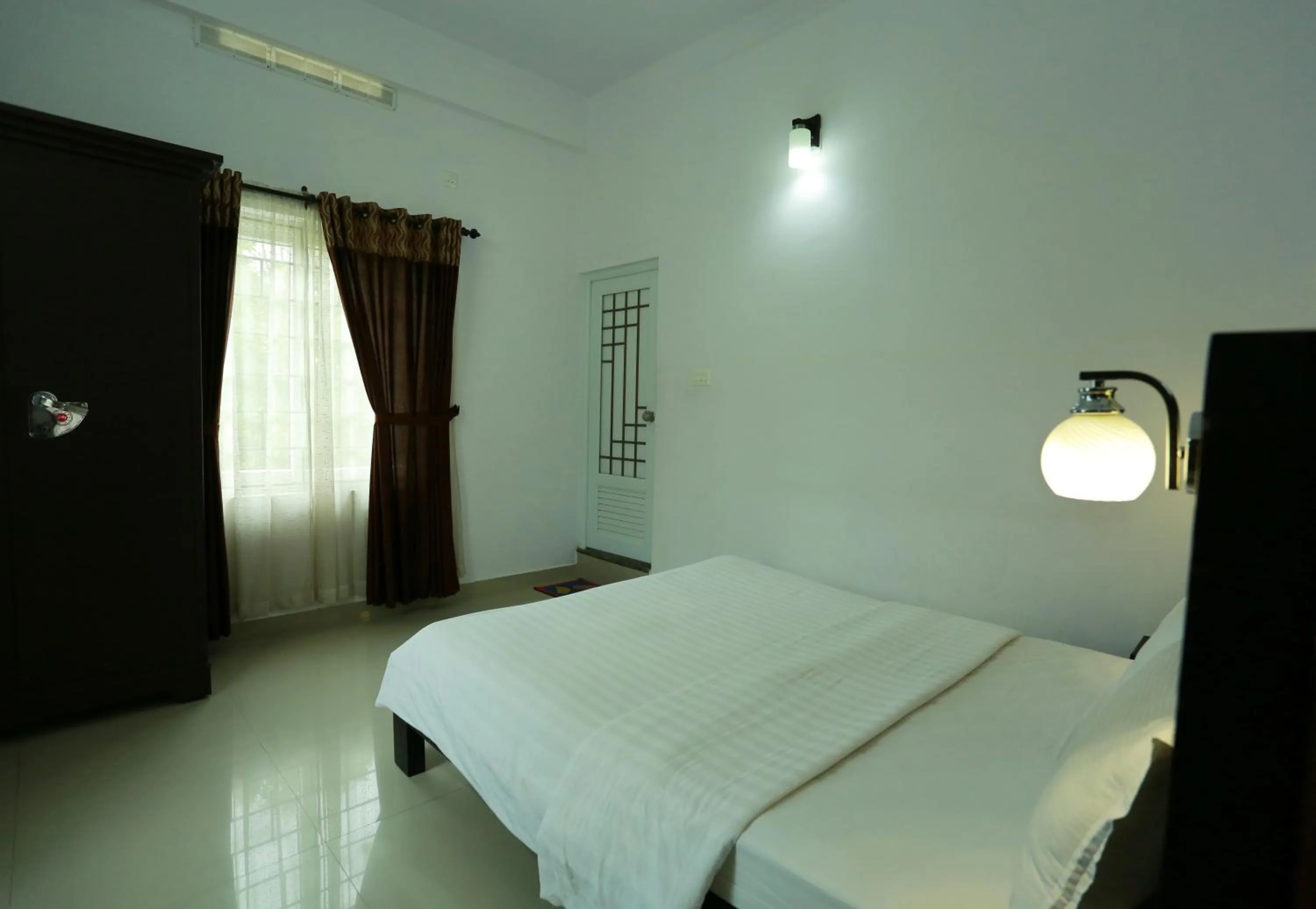 Photo of the whole room, Bed in Chillax Vagamon