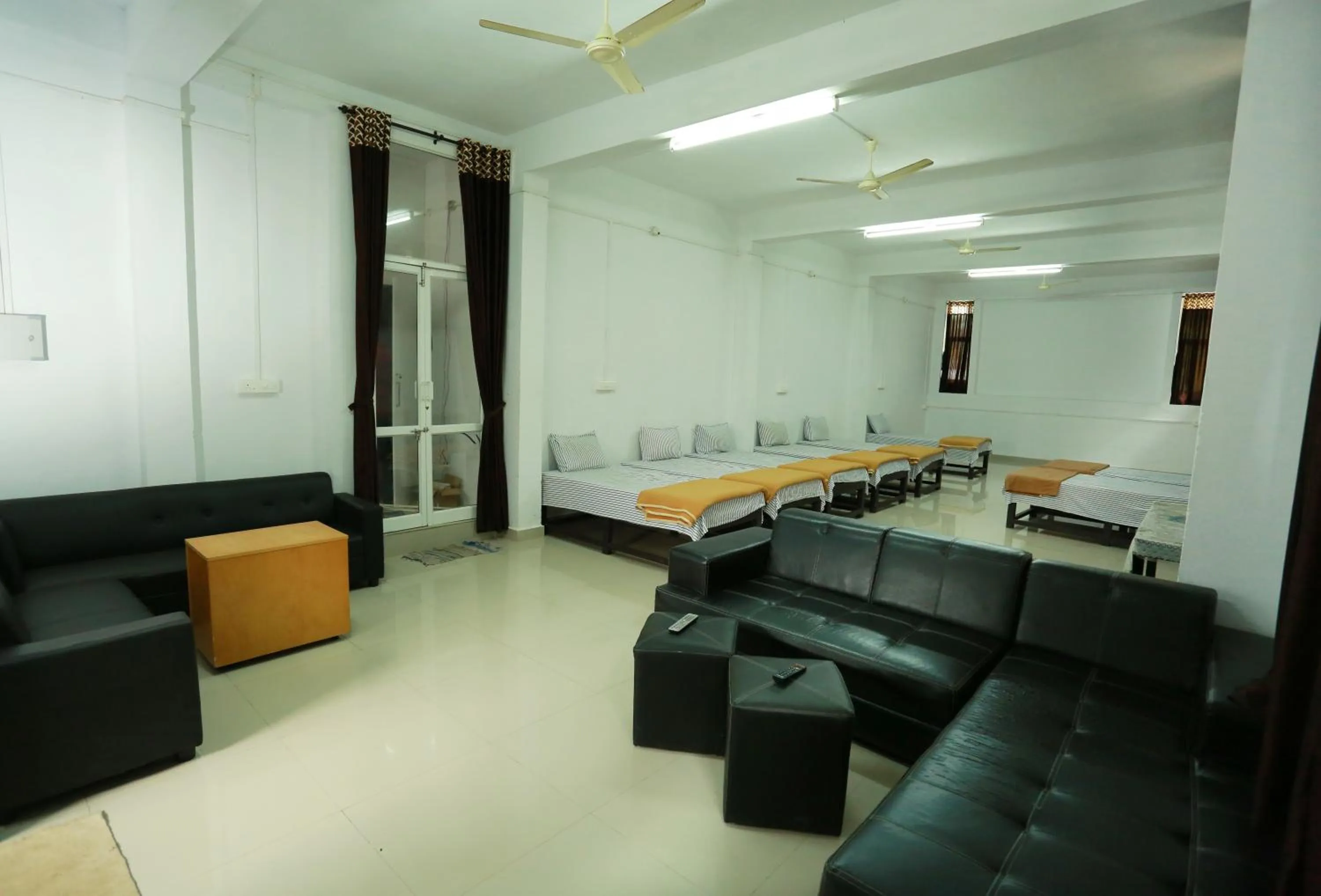 Photo of the whole room in Chillax Vagamon