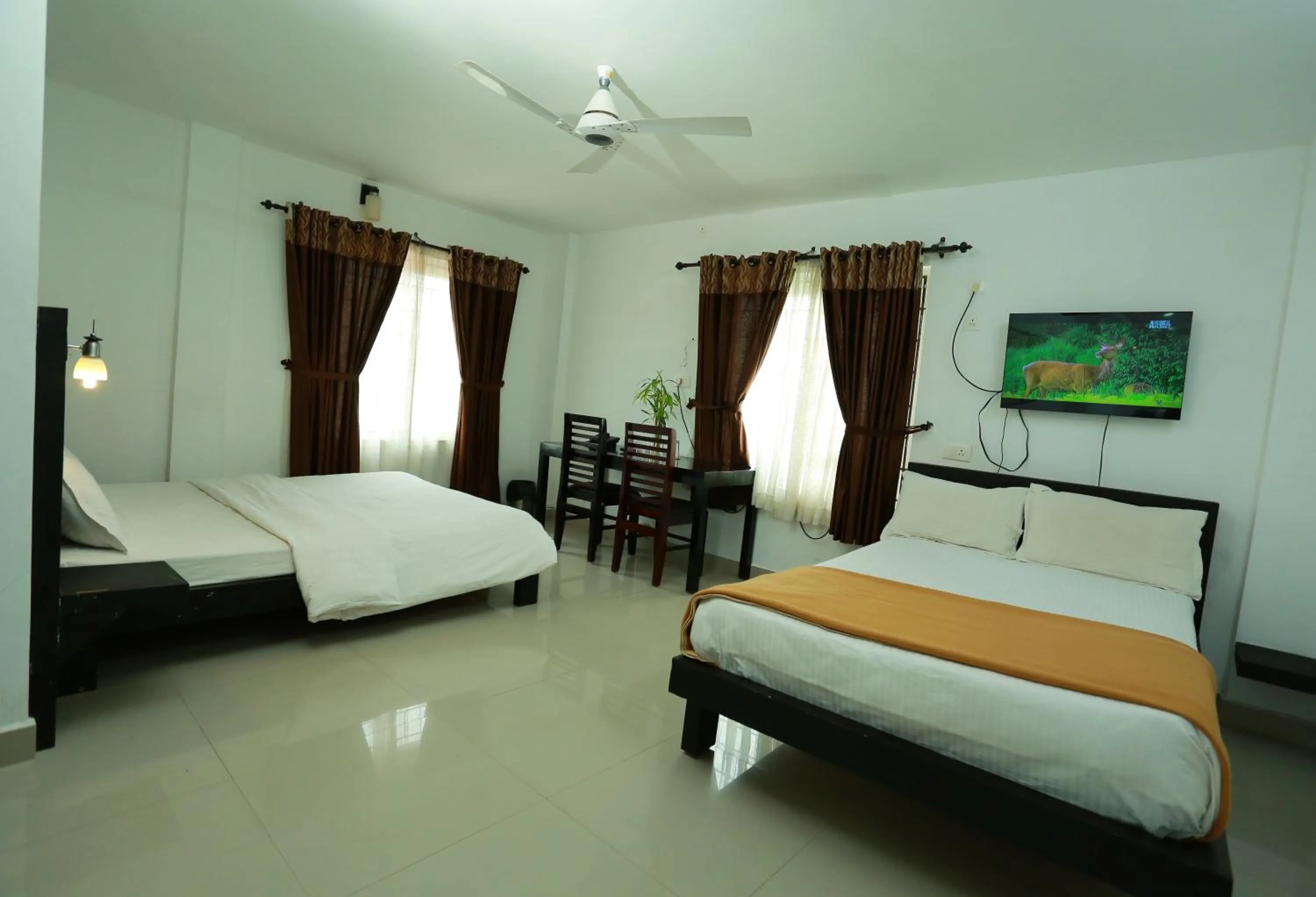 Photo of the whole room, Bed in Chillax Vagamon
