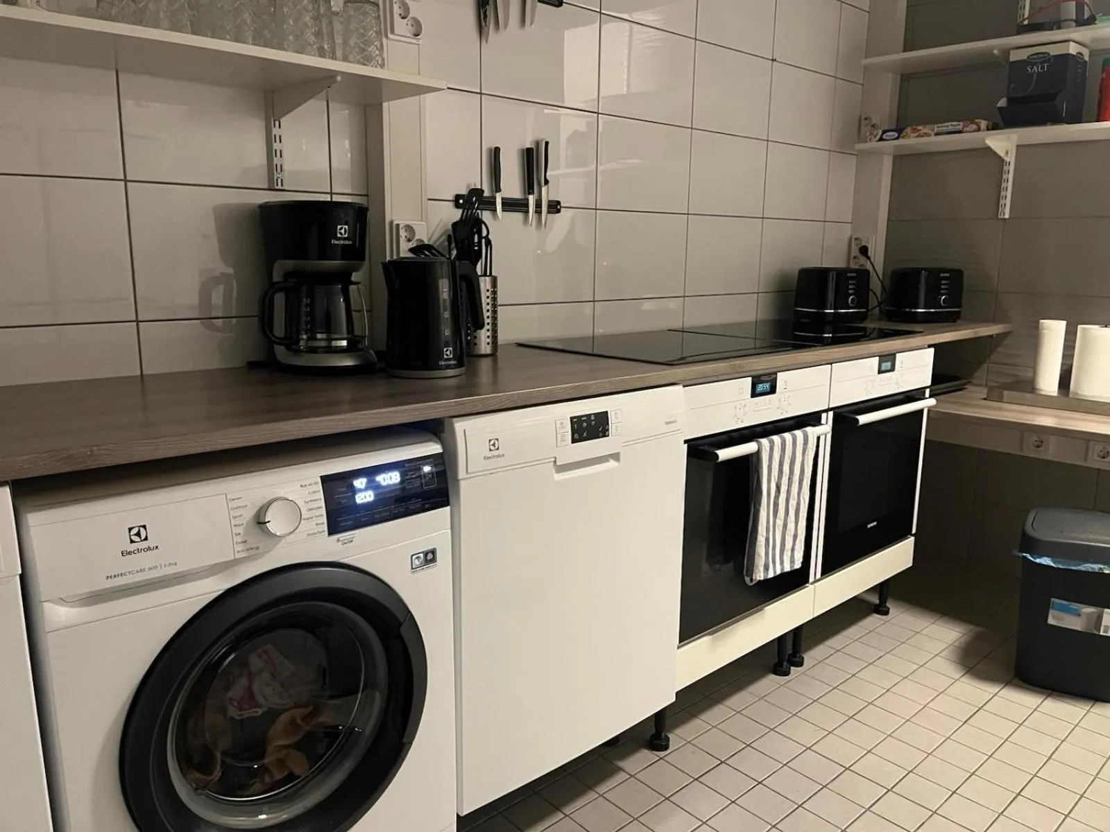 Coffee/tea facilities in Crystal Suites